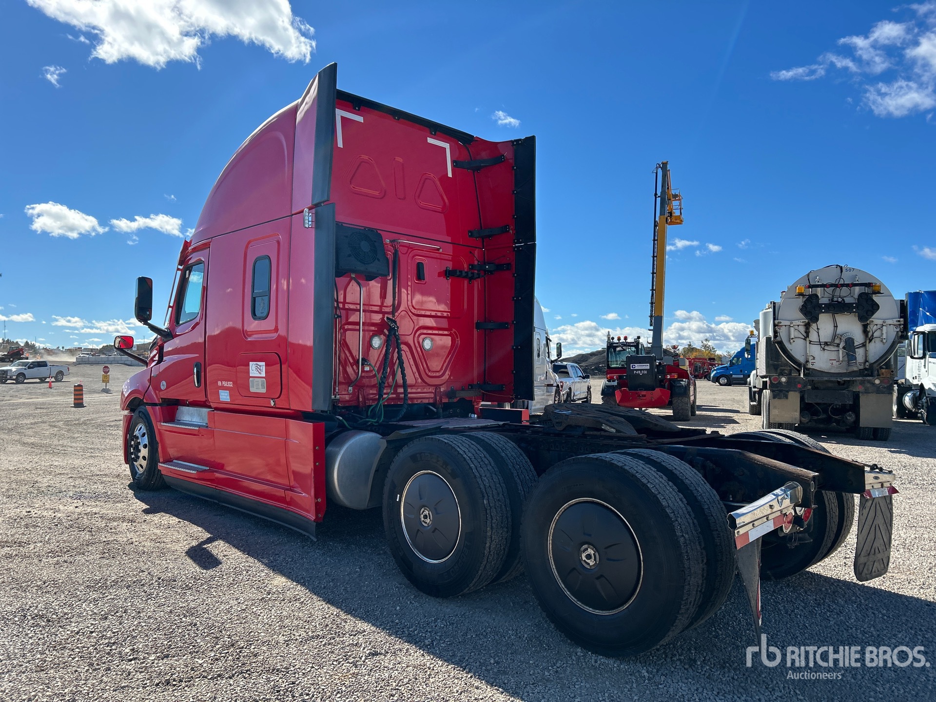 2023 Freightliner CASCADIA 126