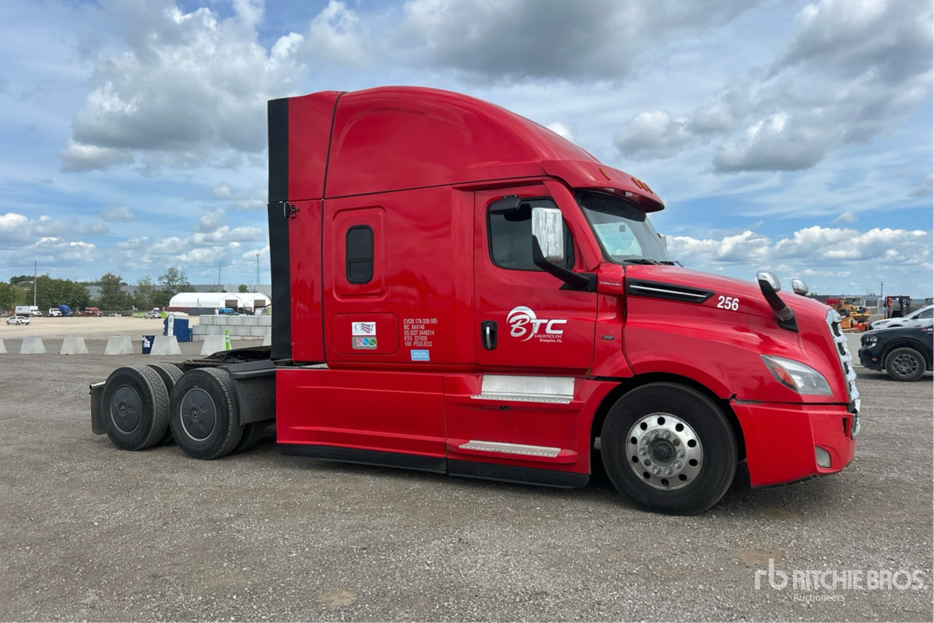 2023 Freightliner CASCADIA 126