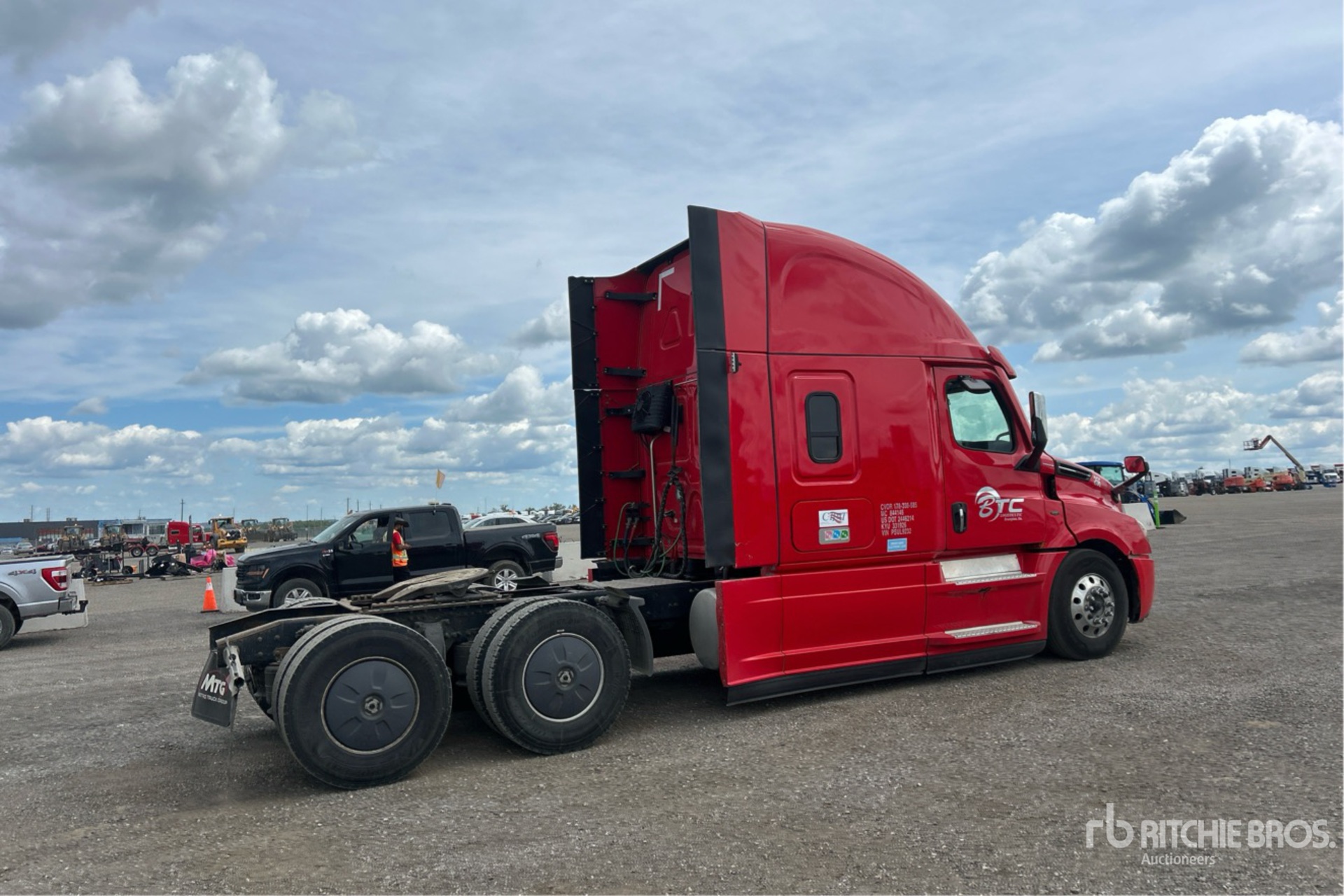 2023 Freightliner CASCADIA 126
