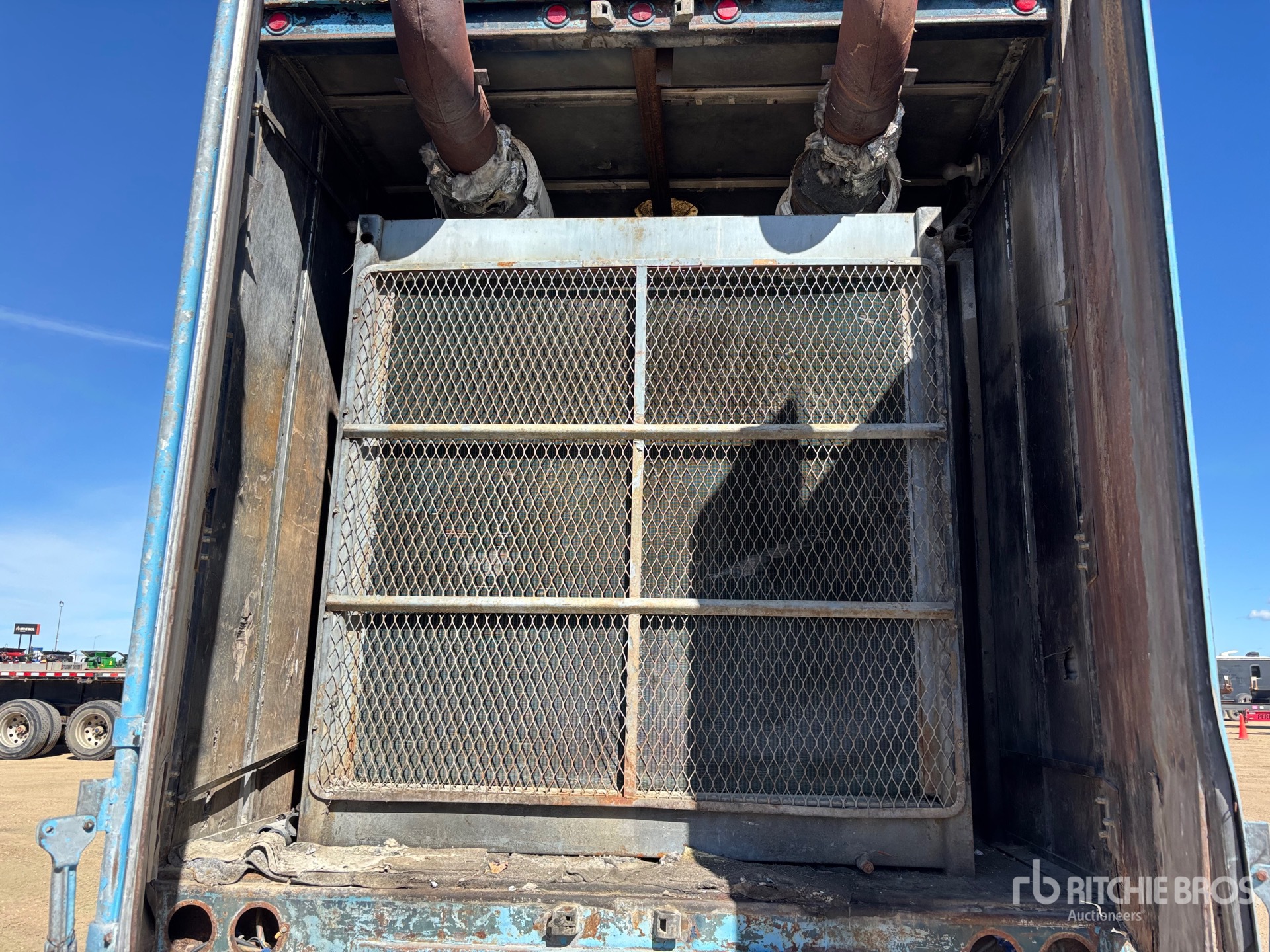 2000 Fruehauf 875 KVA