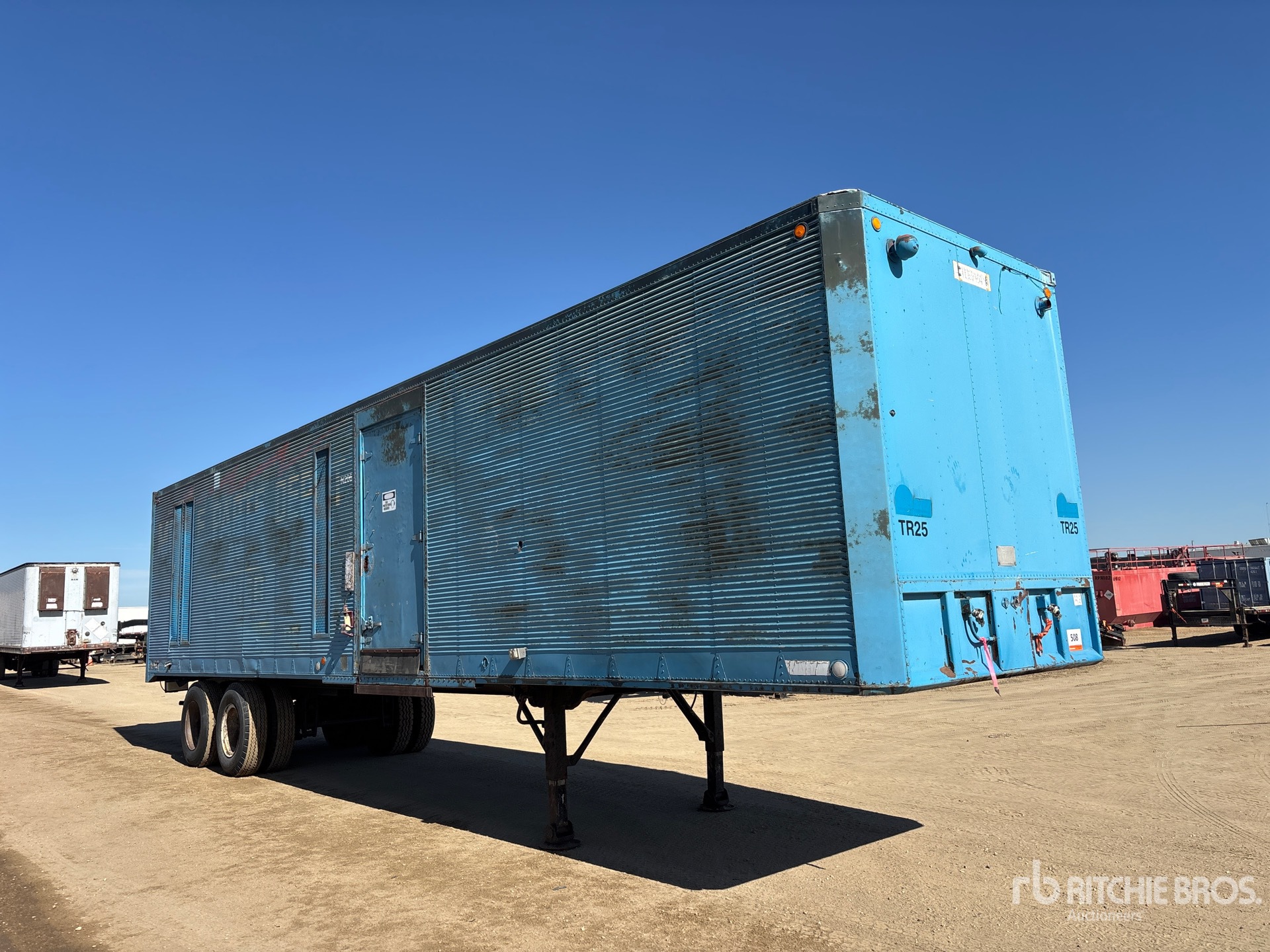 2000 Fruehauf 875 KVA