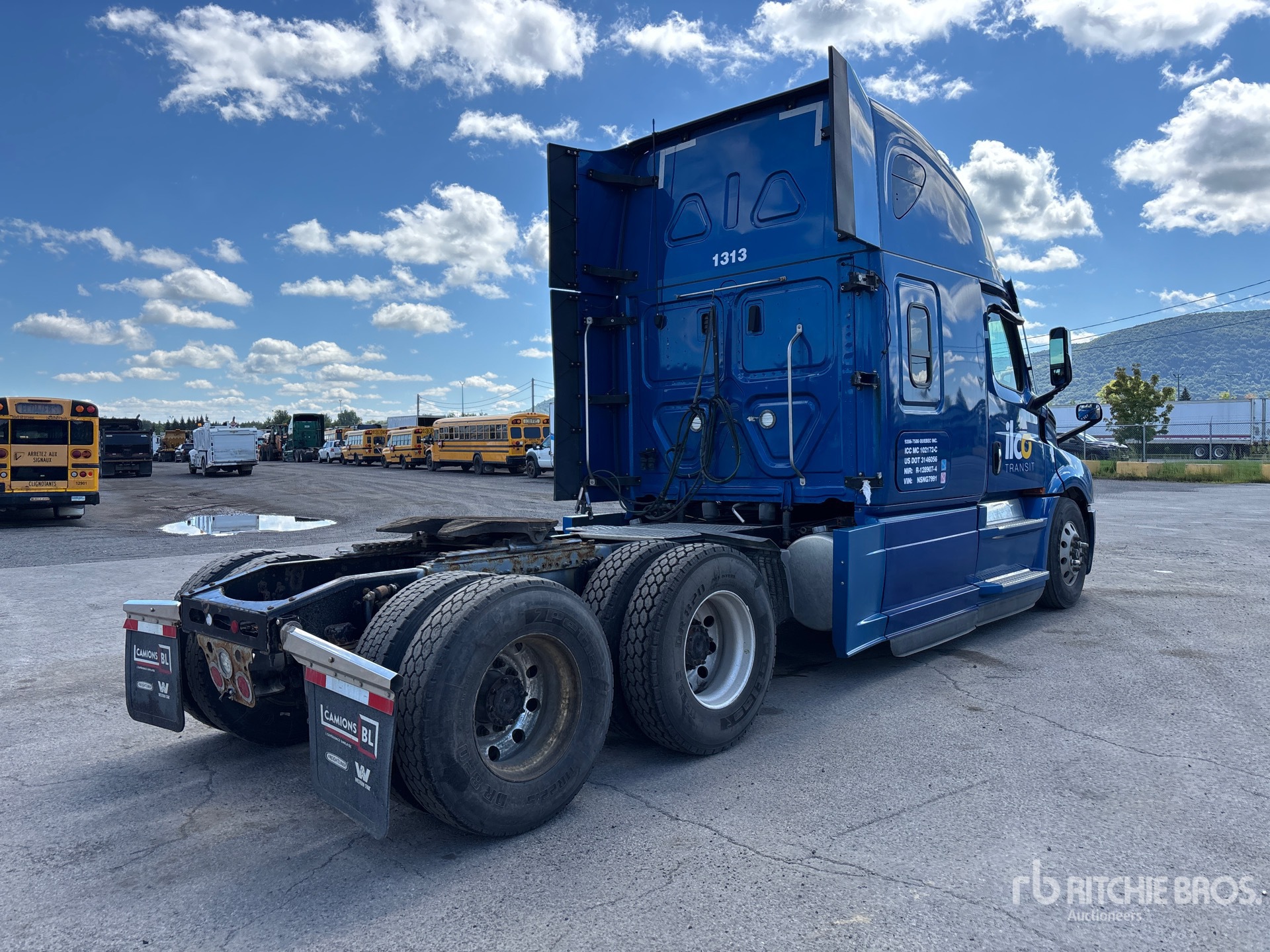 2022 Freightliner CASCADIA 126