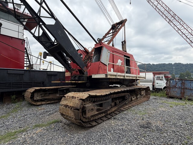 Manitowoc 3900W Lattice-Boom Crawler Crane Manitowoc 3900W Lattice-Boom Crawler Crane
