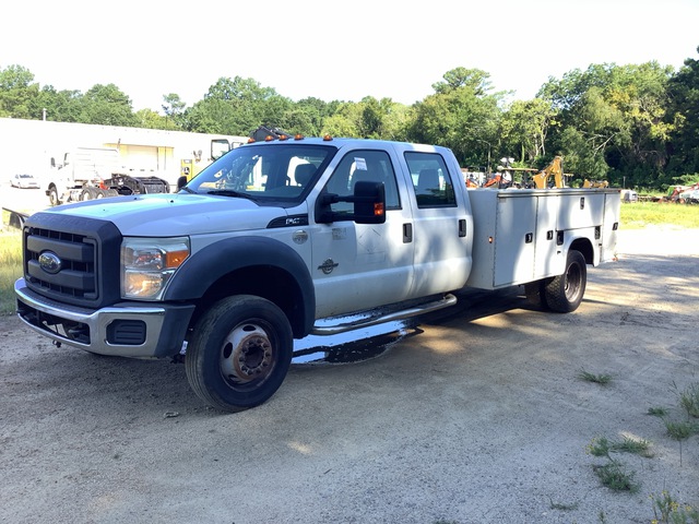 2015 Ford F-450 XL 4x2 Crew Cab Utility Truck