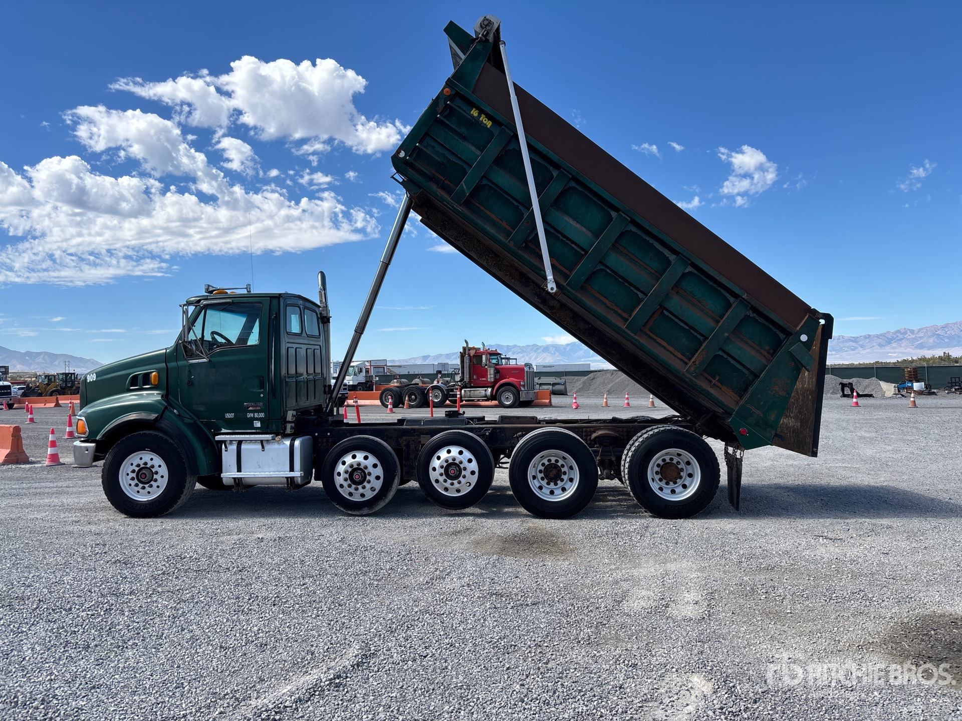 2000 Sterling LT9513