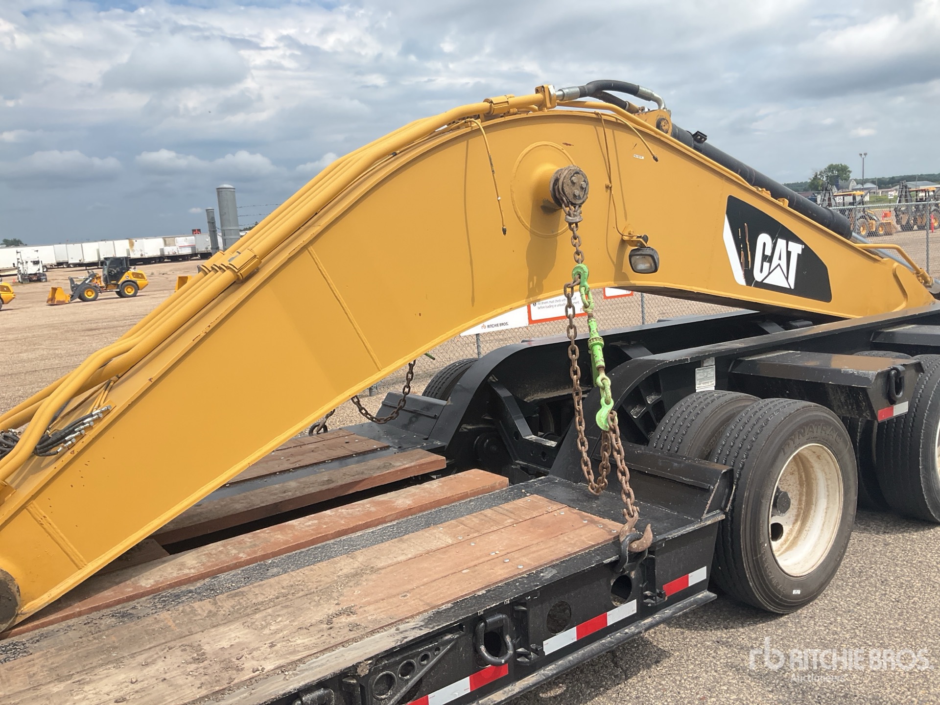 Caterpillar 21 FT EXCAVATOR - FITS CAT