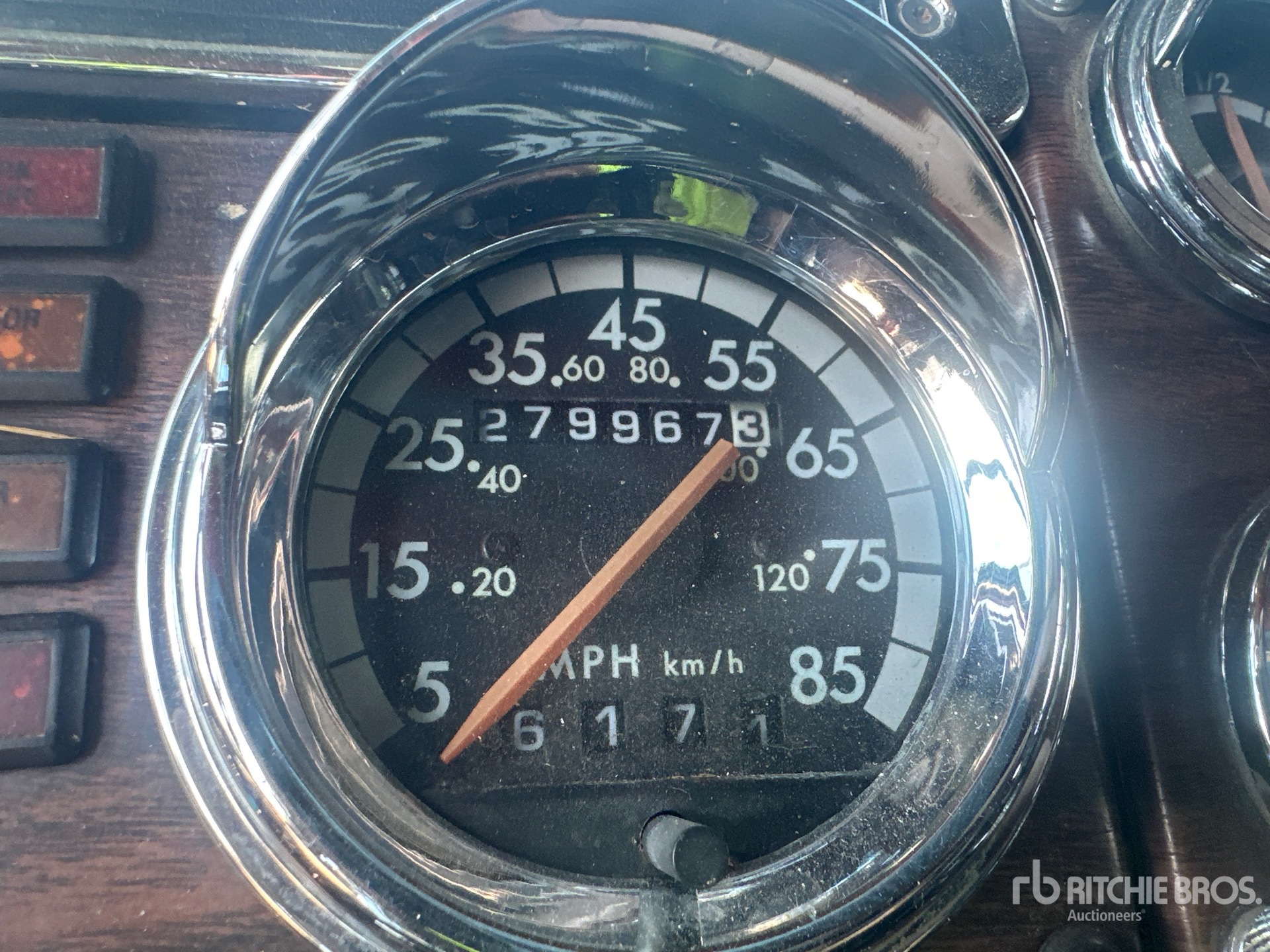 2000 Freightliner FLD 120