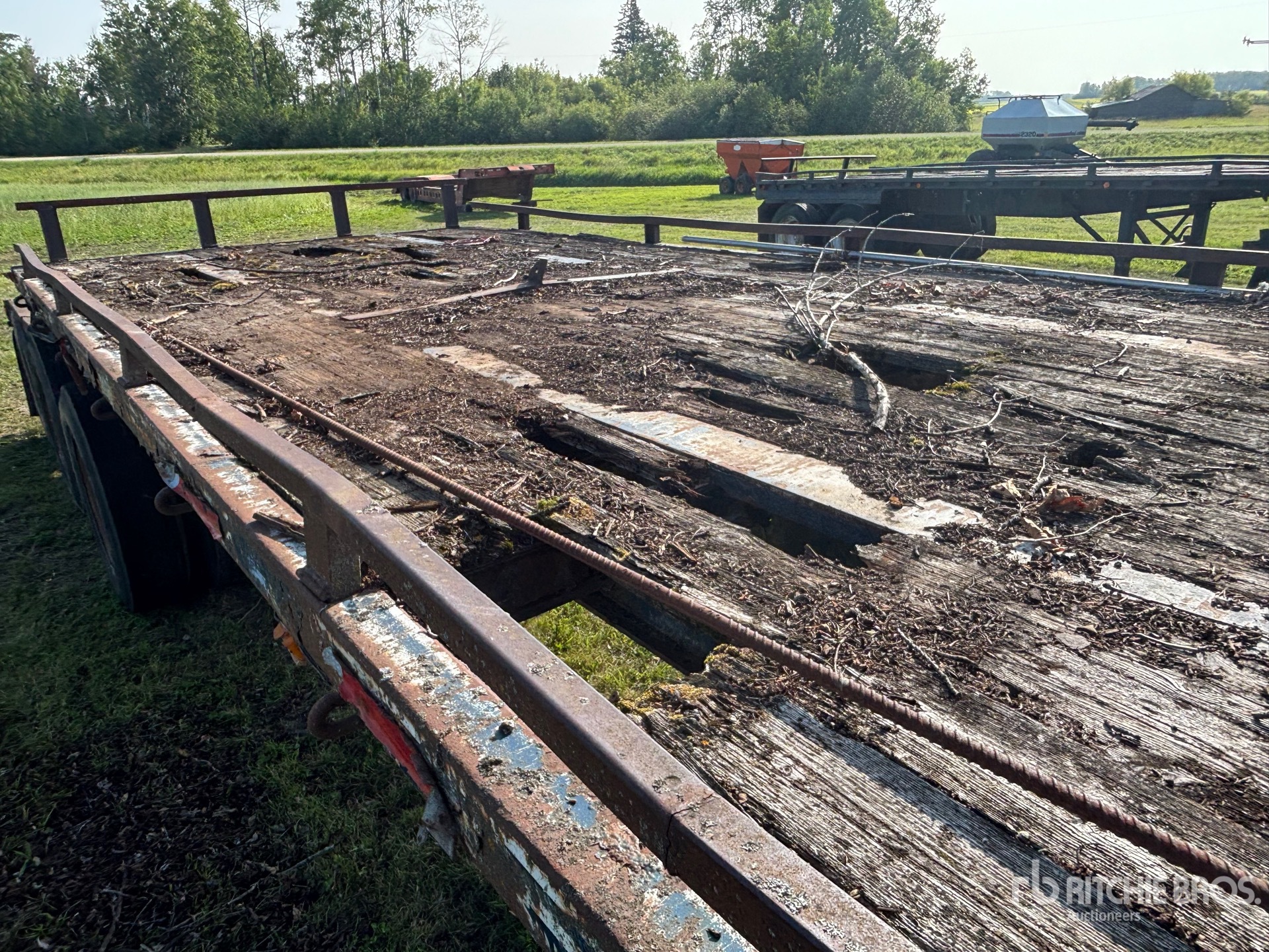 1993 Doepker 28 FT TRI/A SUPER B-TRAIN LEAD