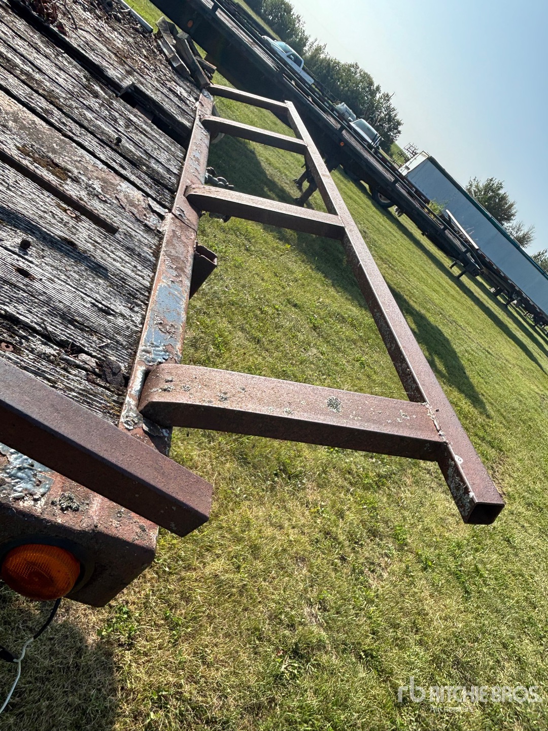 1993 Doepker 28 FT TRI/A SUPER B-TRAIN LEAD