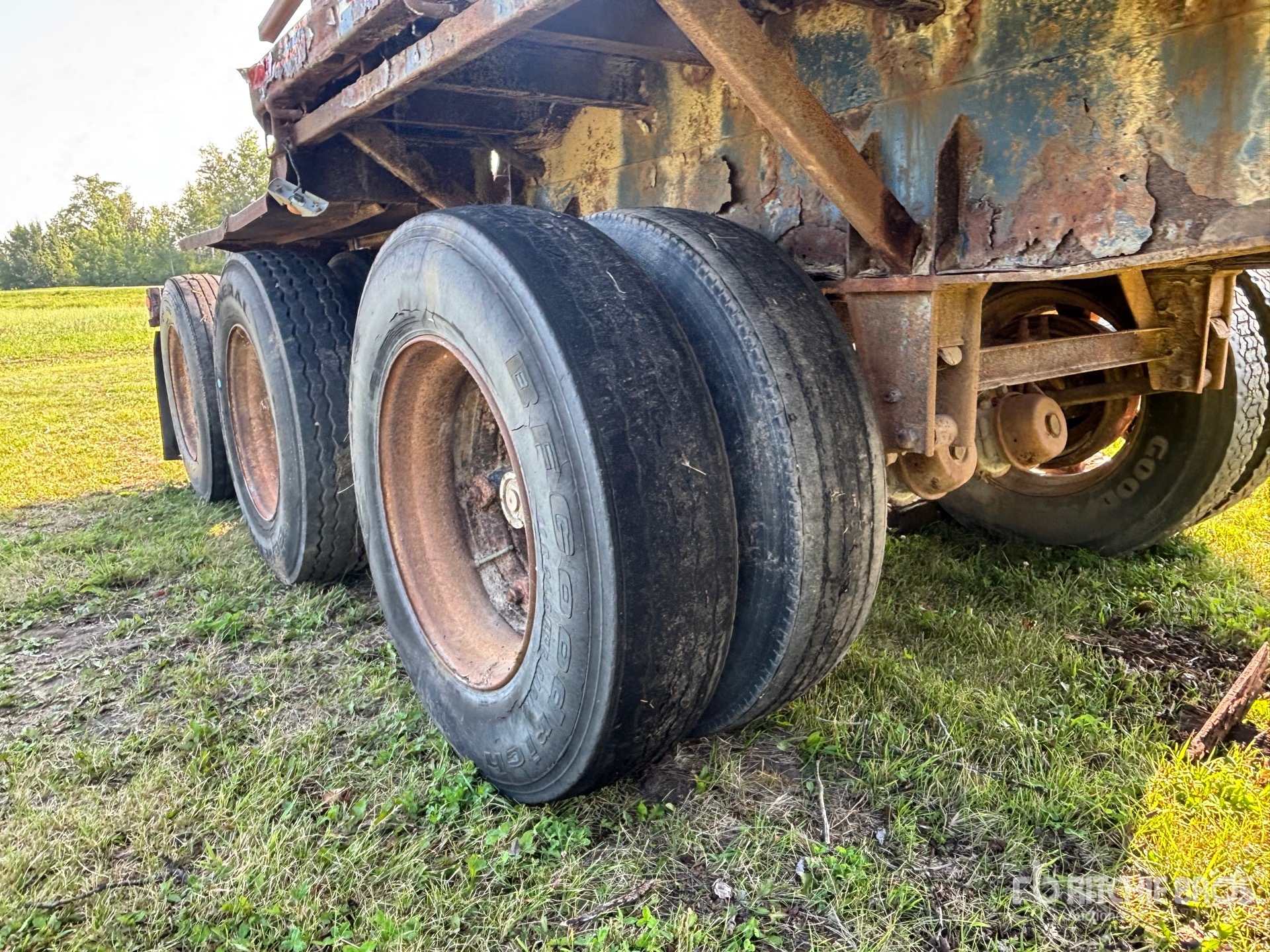 1993 Doepker 28 FT TRI/A SUPER B-TRAIN LEAD