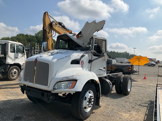 2018 Kenworth T370 4x2 Cab and Chassis (Inoperable) 2018 Kenworth T370 4x2 Cab and Chassis (Inoperable)