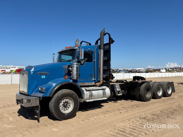 2016 Kenworth T800 8x6 Logging Tri/a Day Cab Truck Tractor
