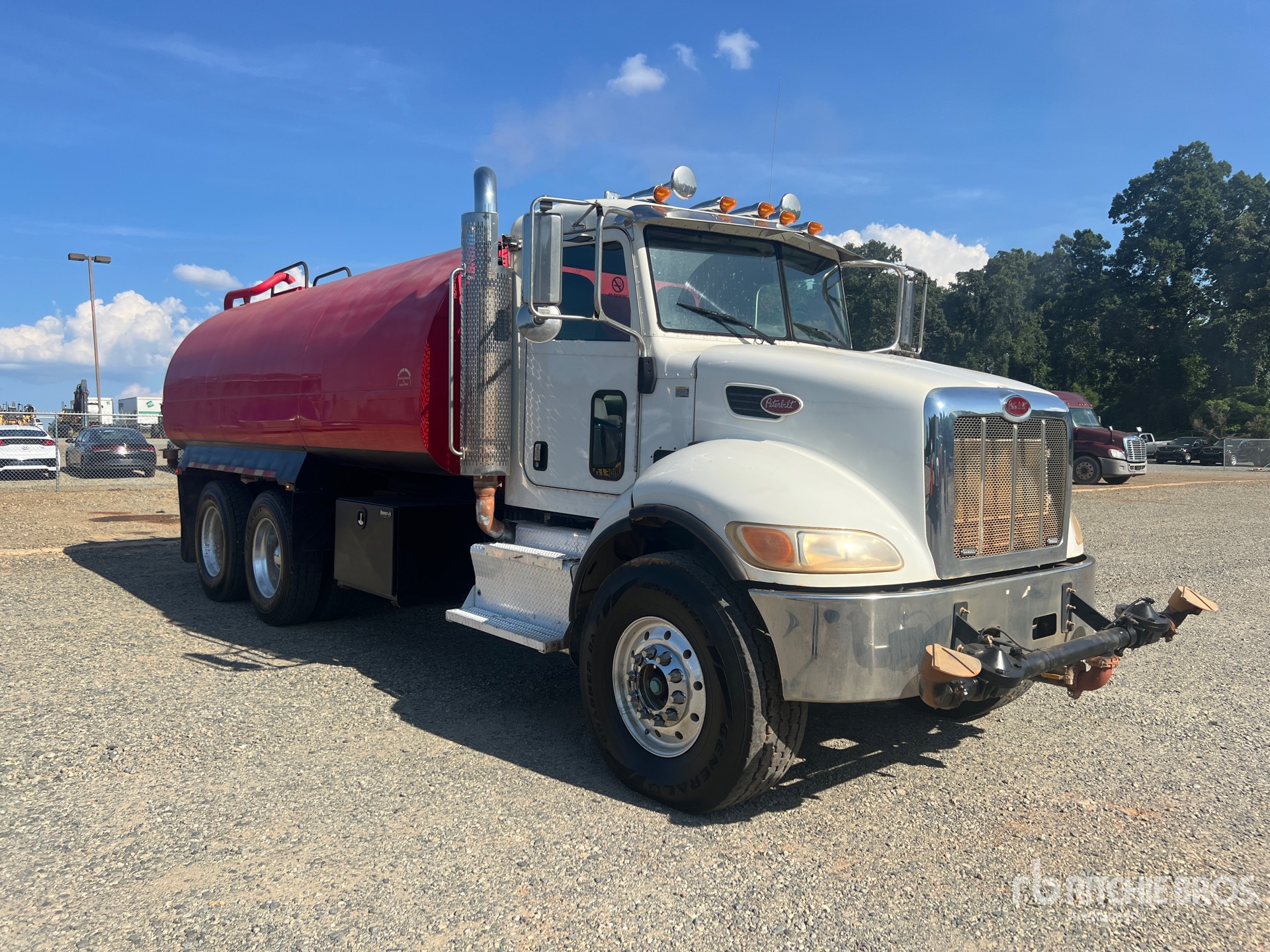 2013 Peterbilt 348