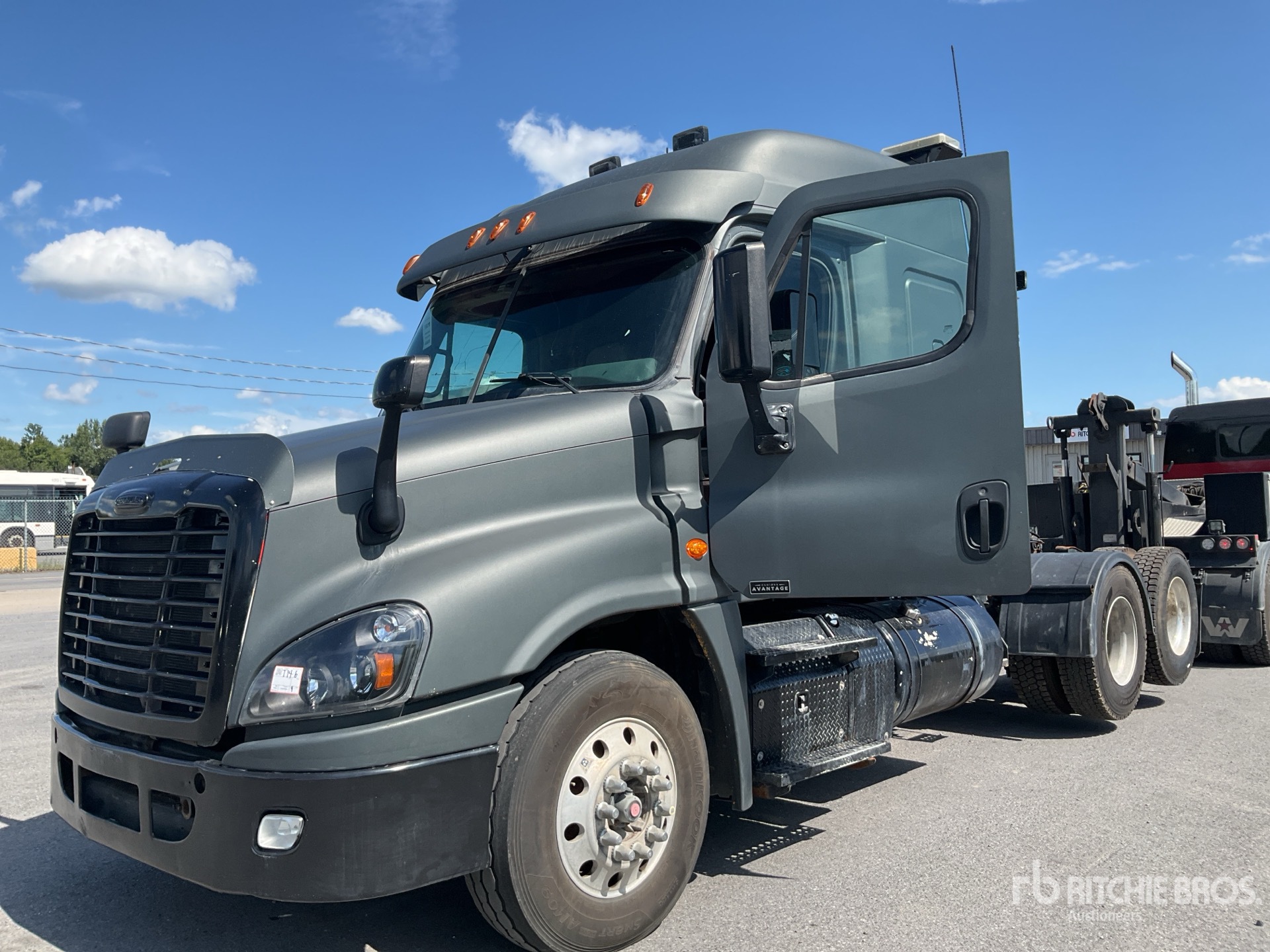 2015 Freightliner CASCADIA 125