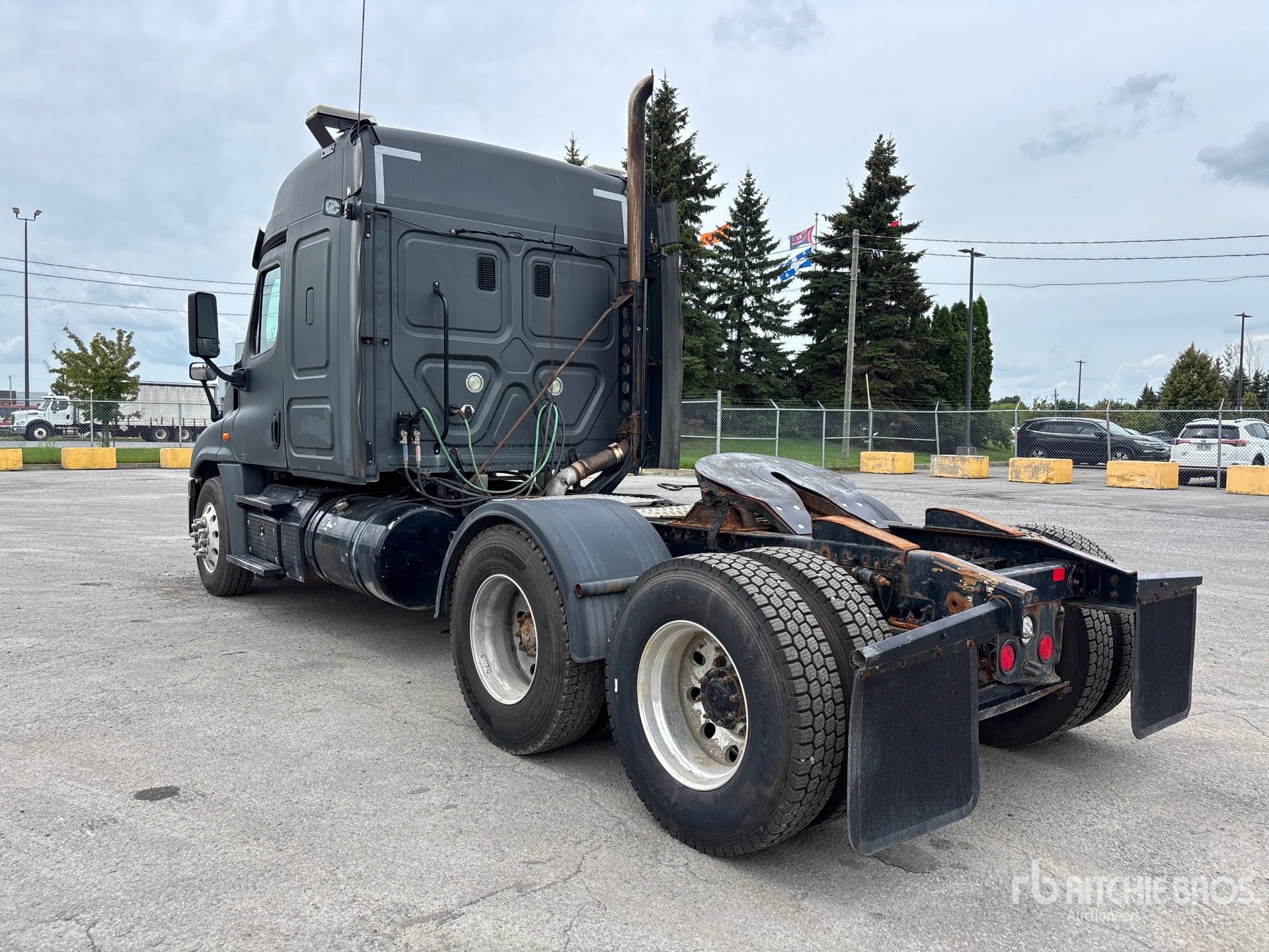 2015 Freightliner CASCADIA 125