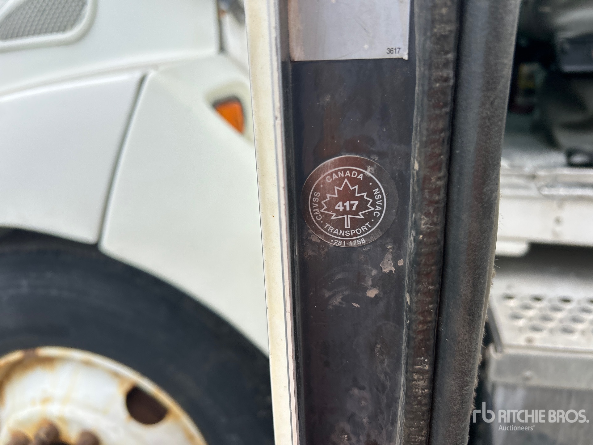 1999 Kenworth T300