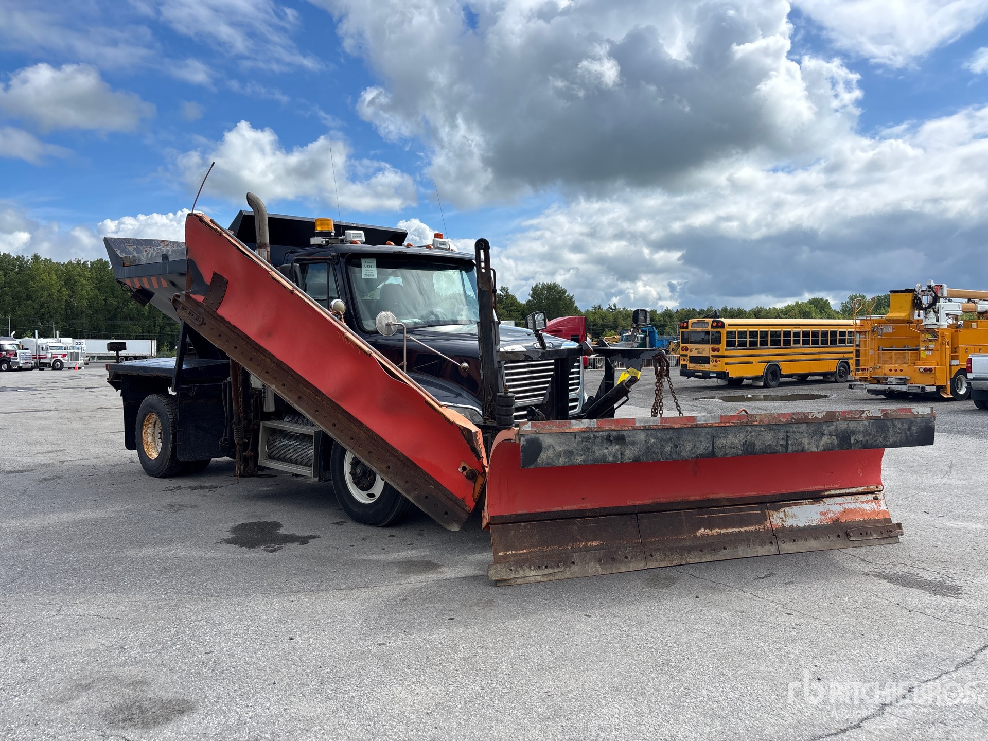 2008 Freightliner M2 112
