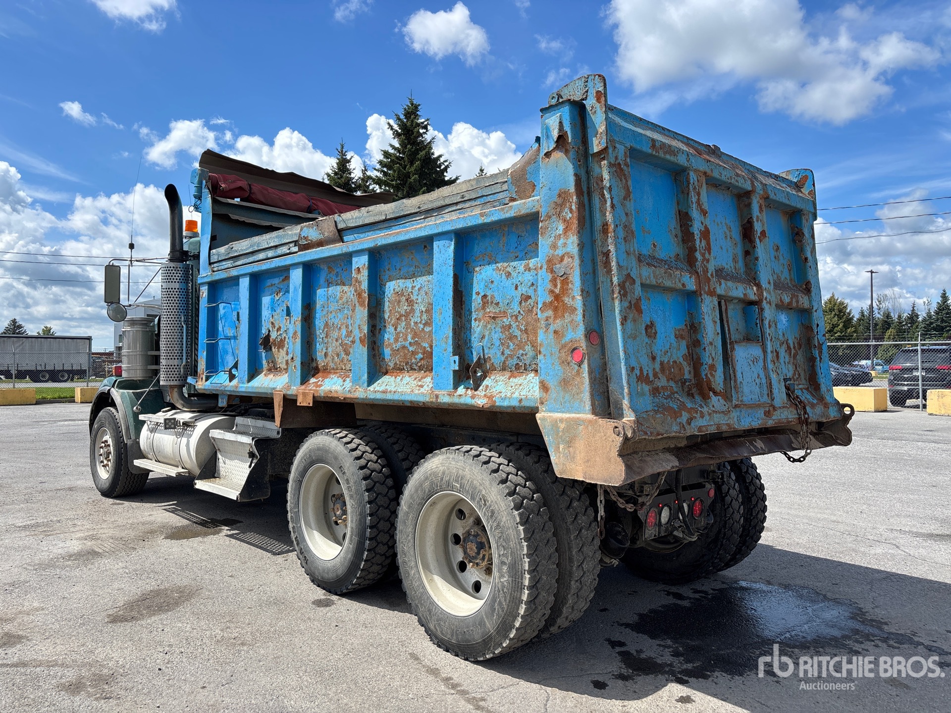 2004 Kenworth T800