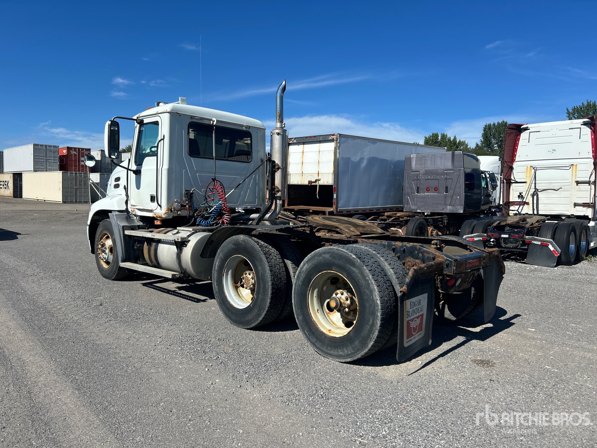 2005 Mack CX613