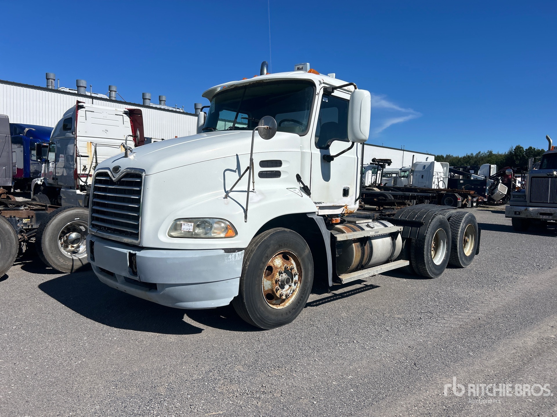 2005 Mack CX613