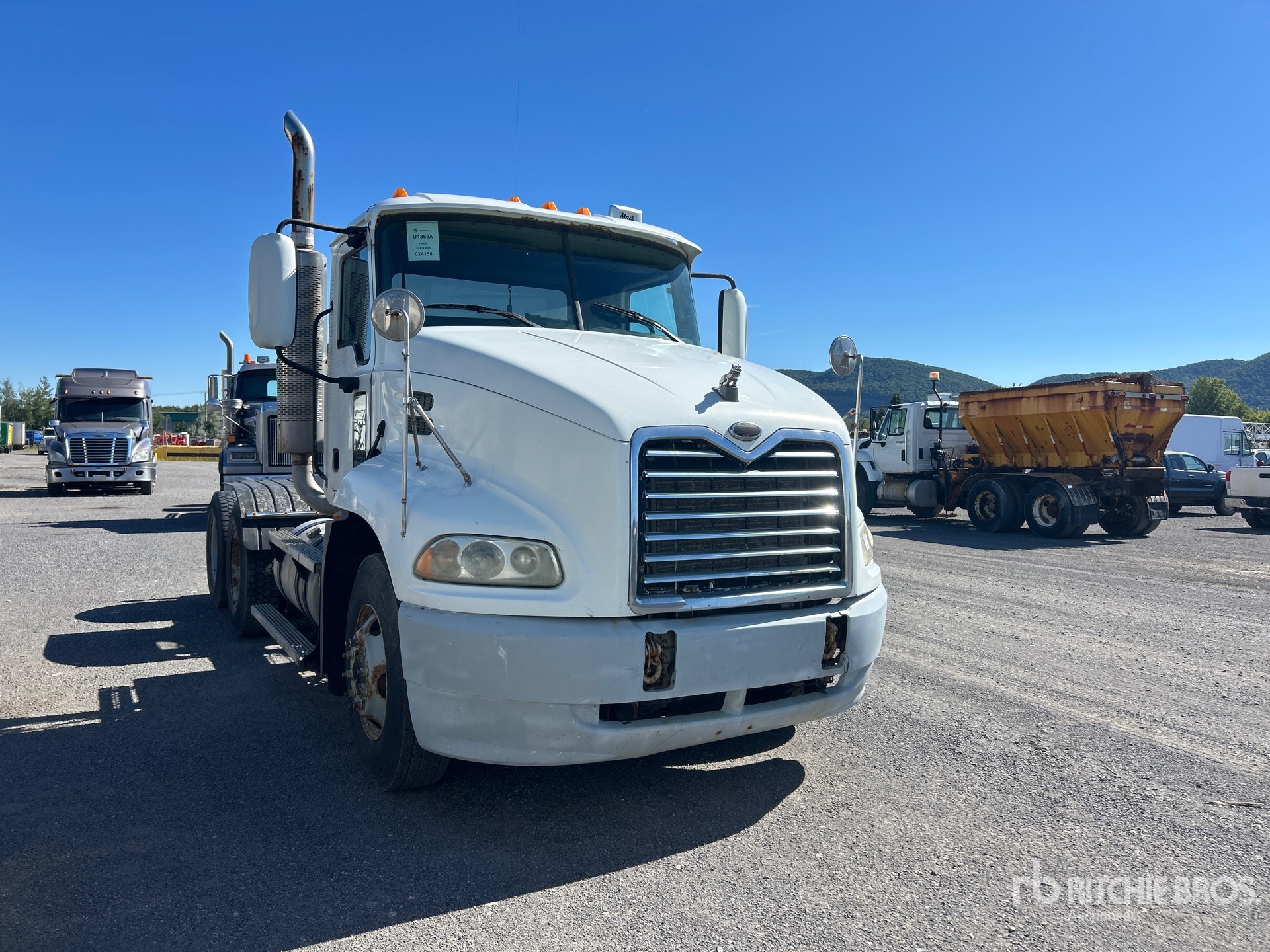 2005 Mack CX613