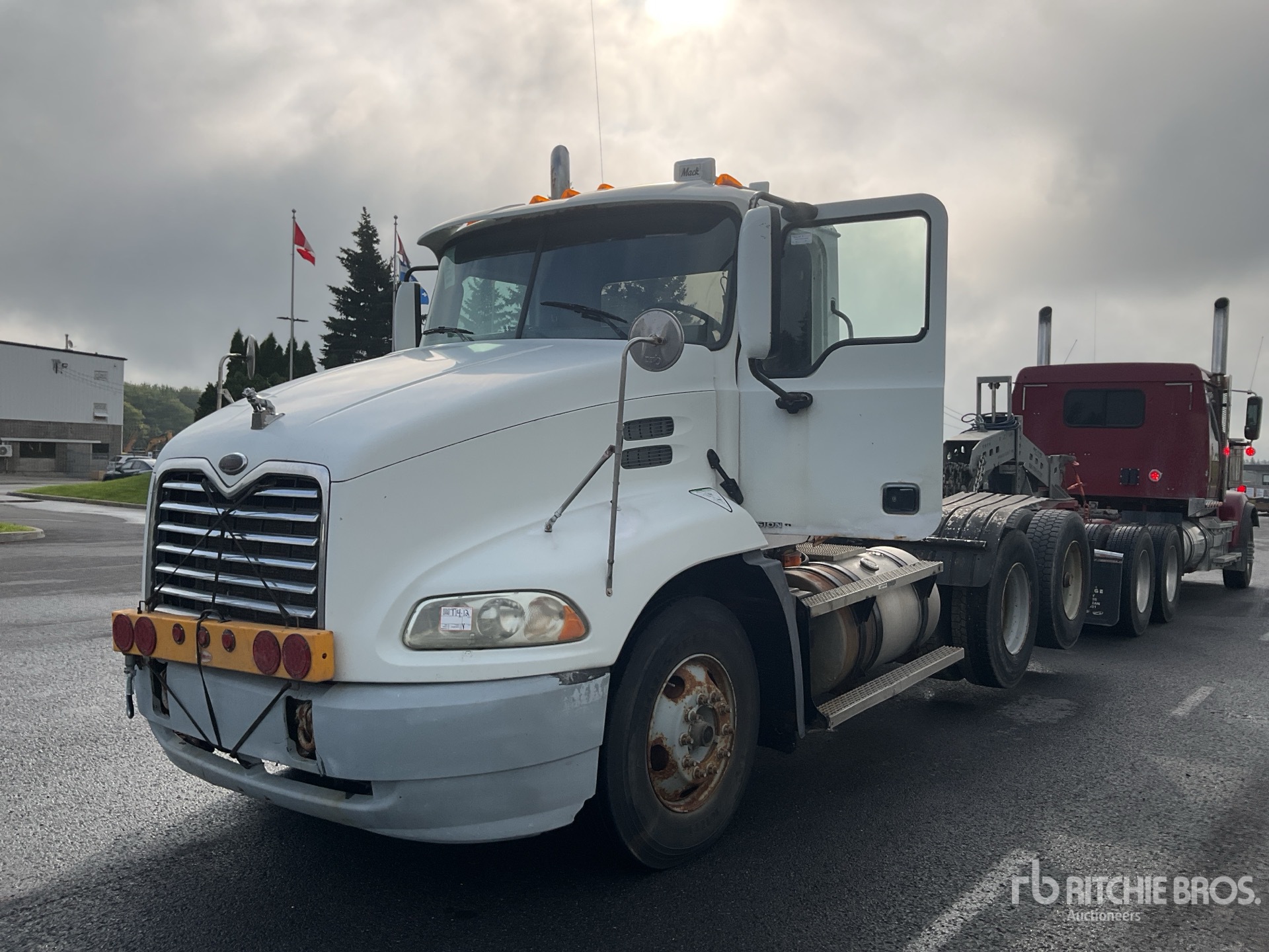 2005 Mack CX613