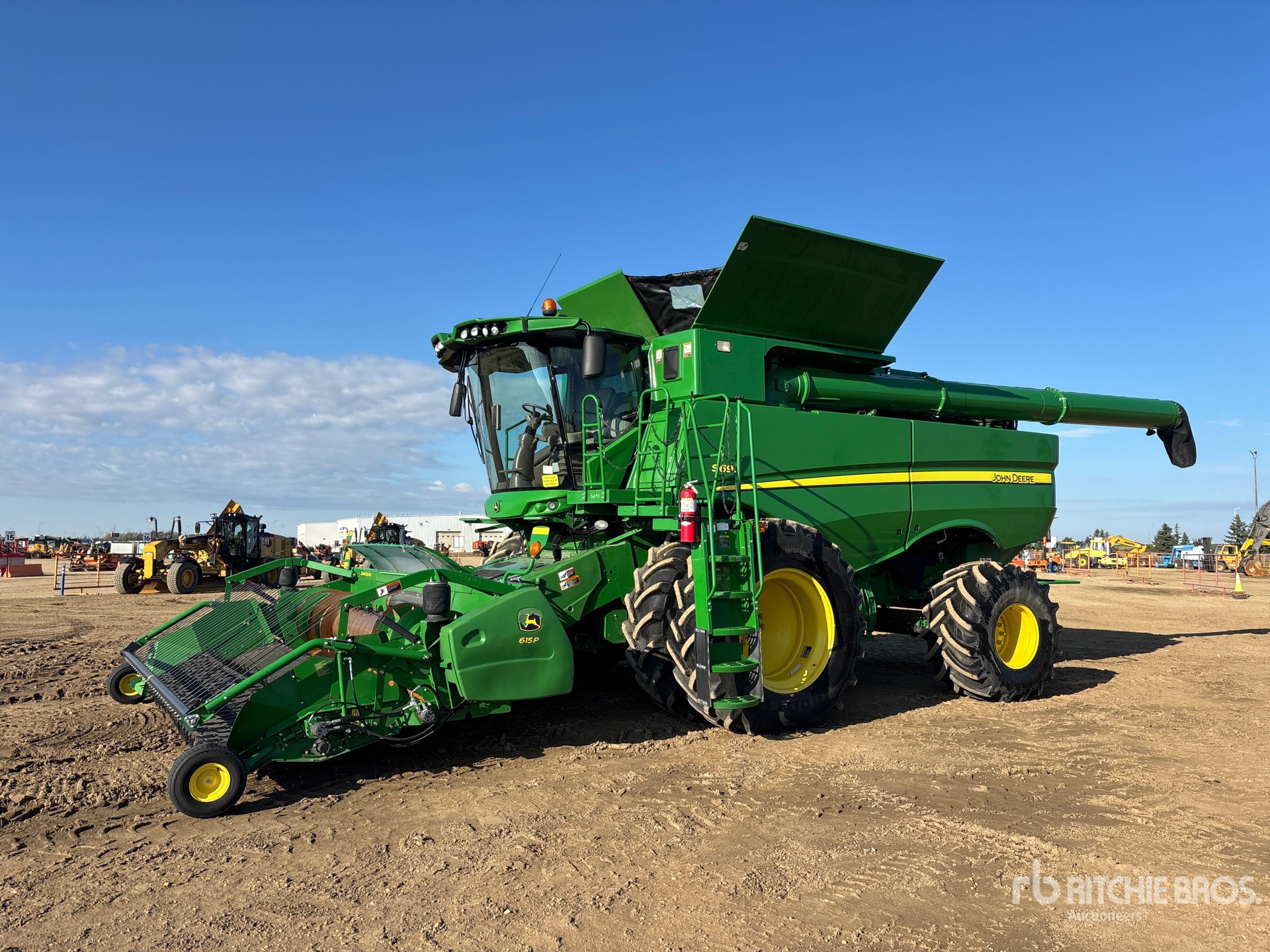 Photo of 2017 John Deere S690