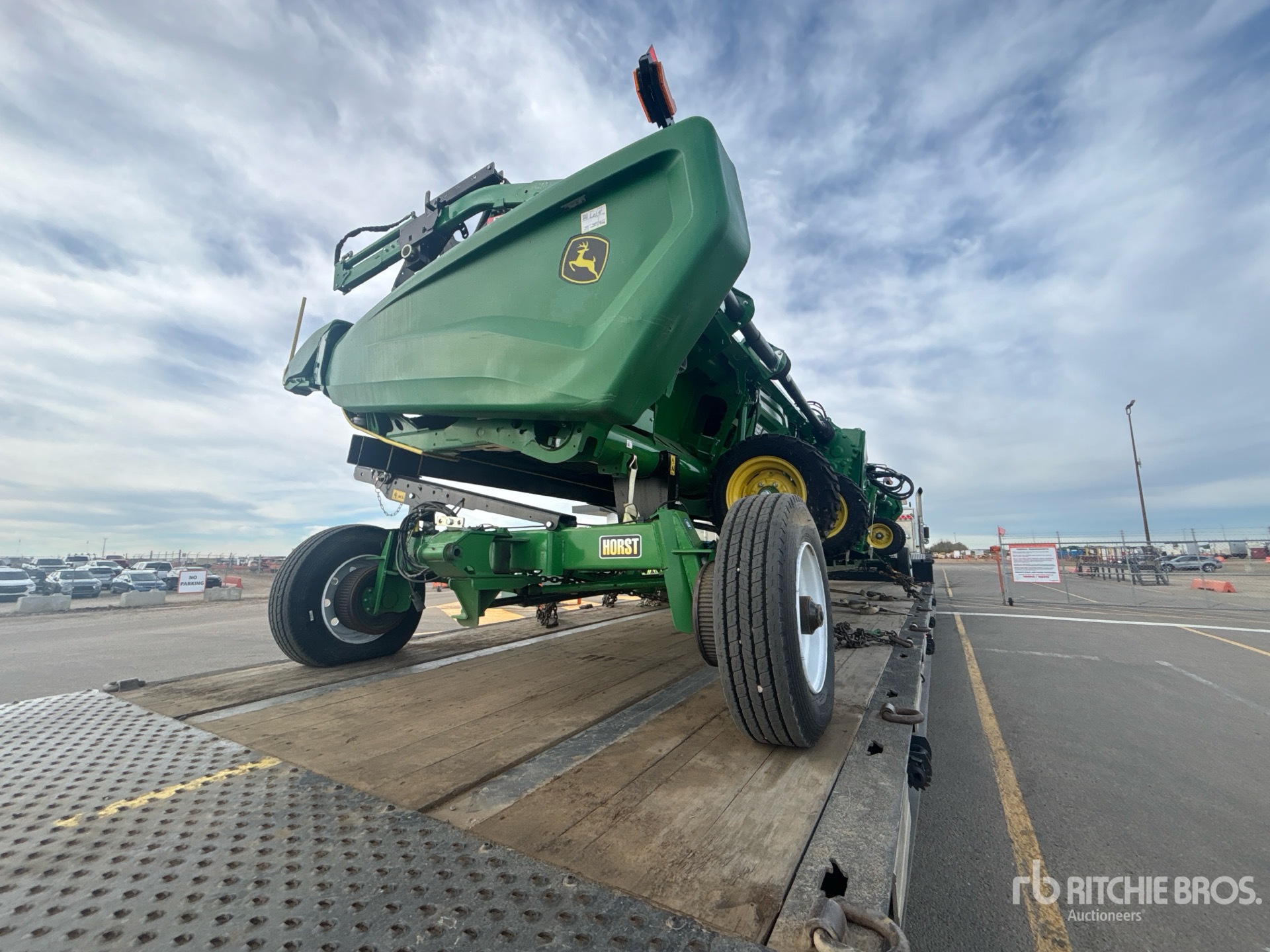 Photo of 2023 John Deere HD35R
