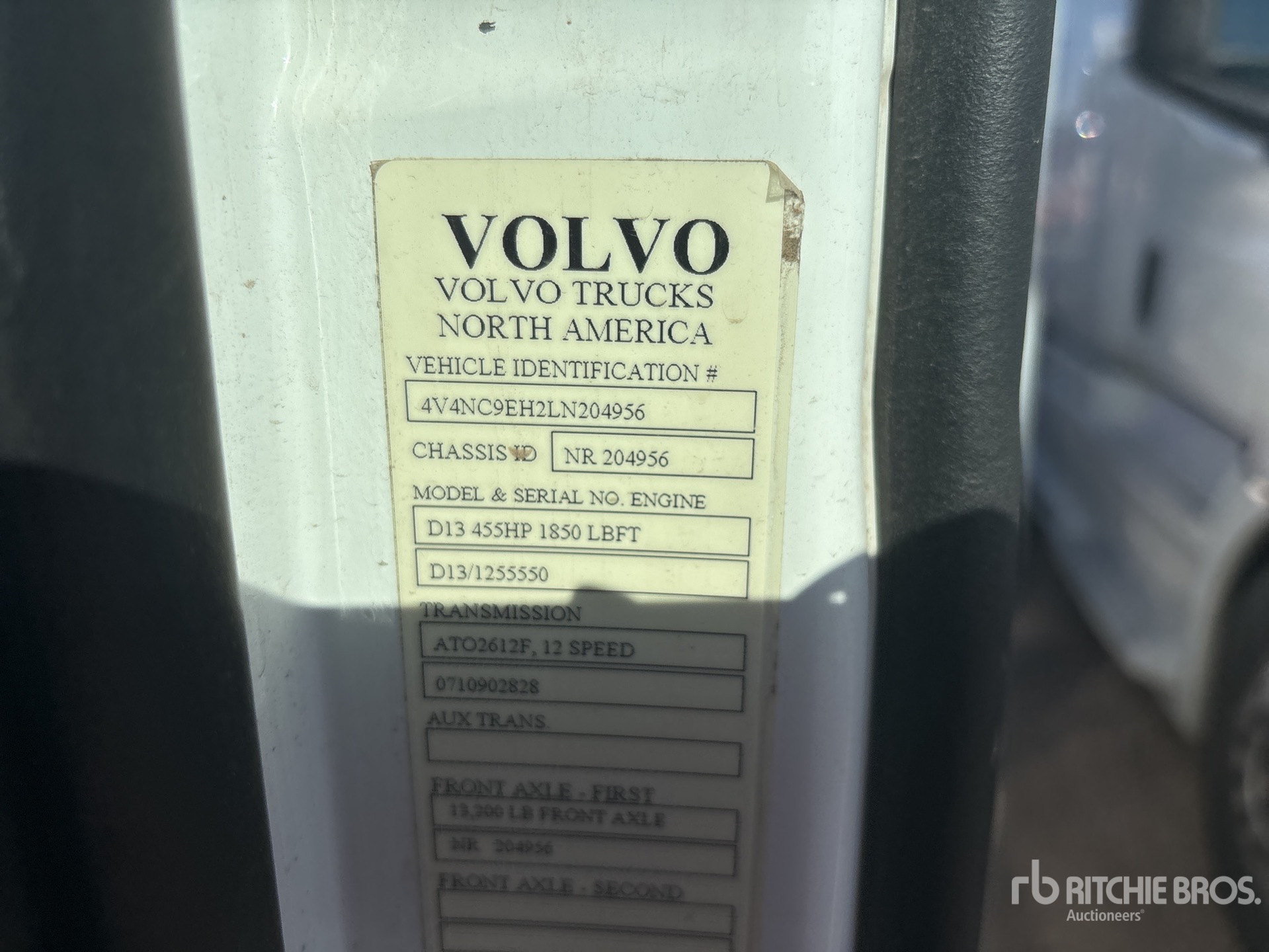 2020 Volvo VNL760