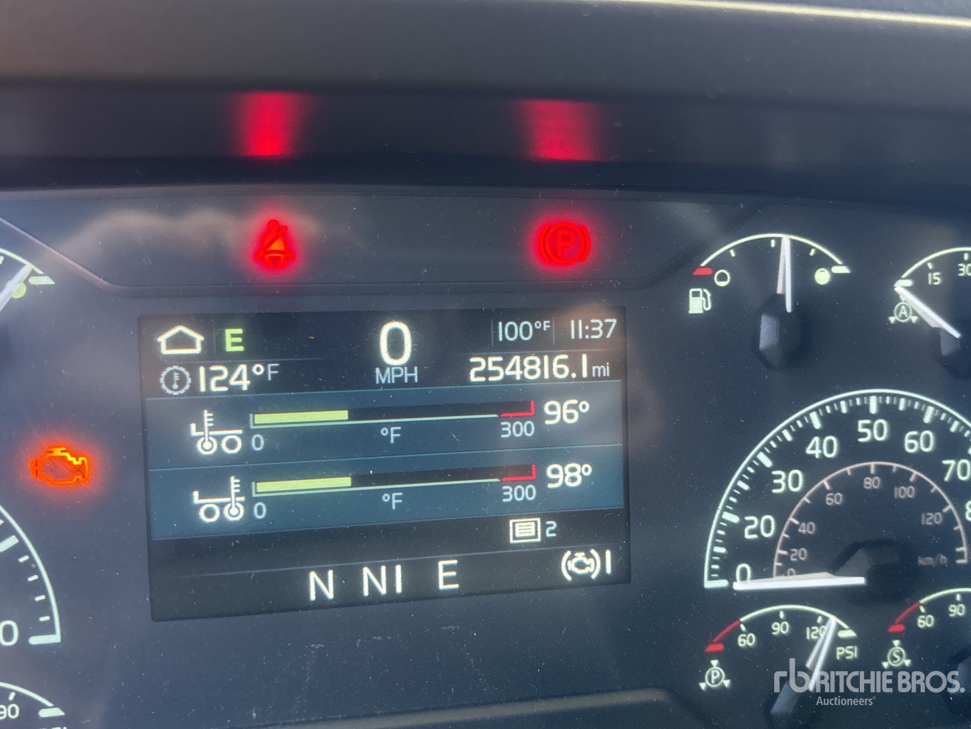 2020 Volvo VNL760