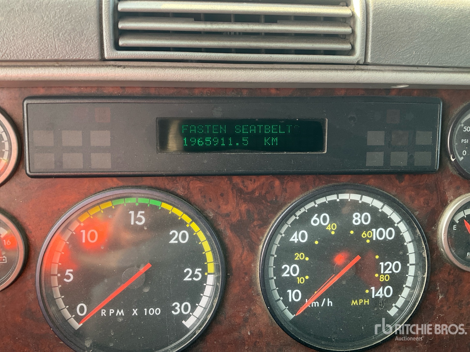 1999 Freightliner C120