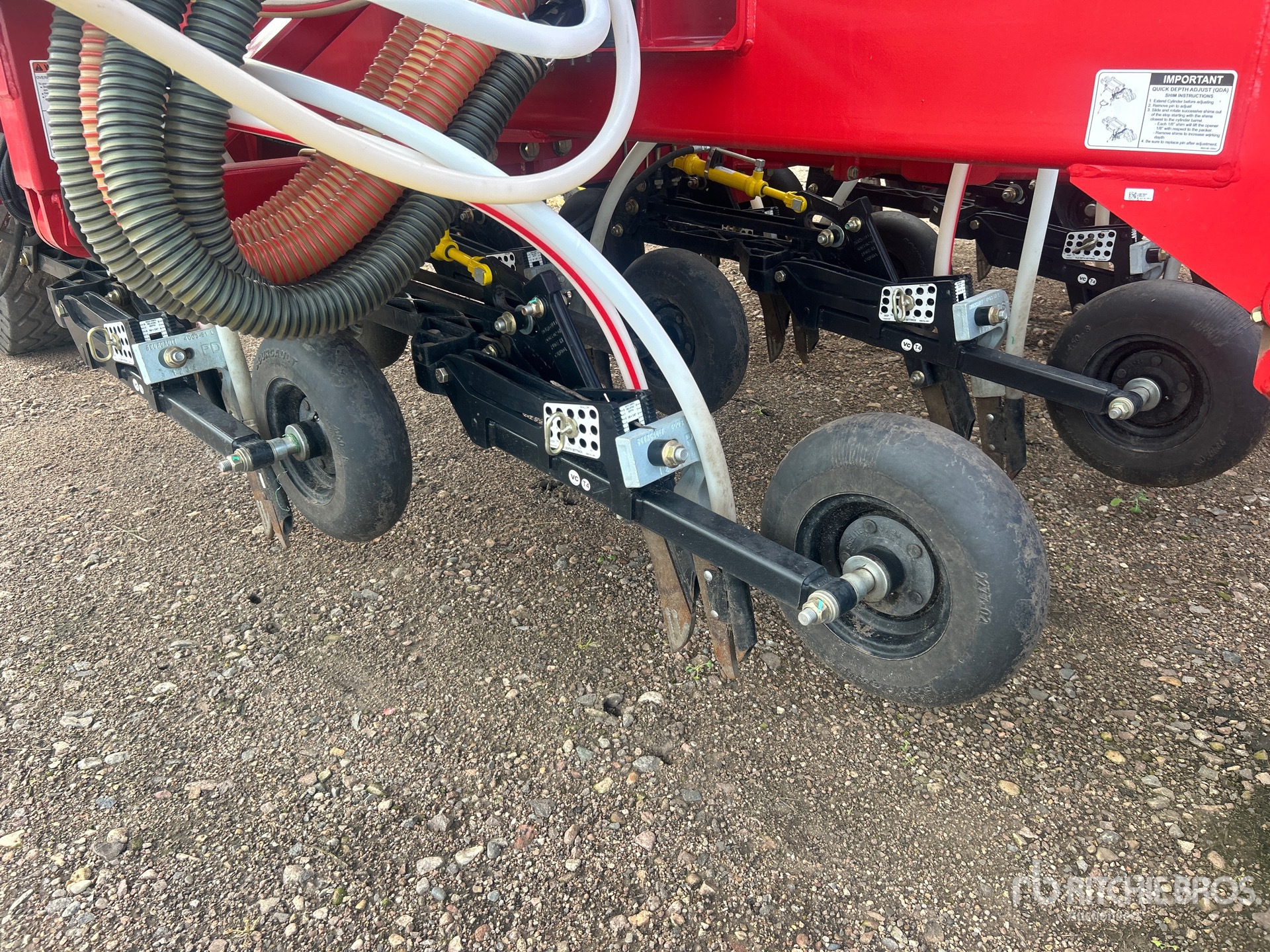 2025 Bourgault 3335 QDA