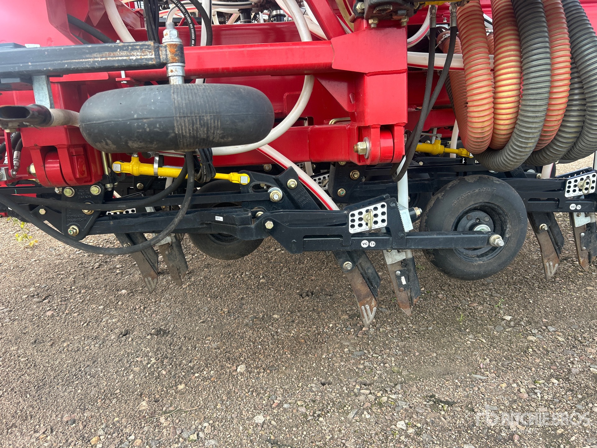 2025 Bourgault 3335 QDA