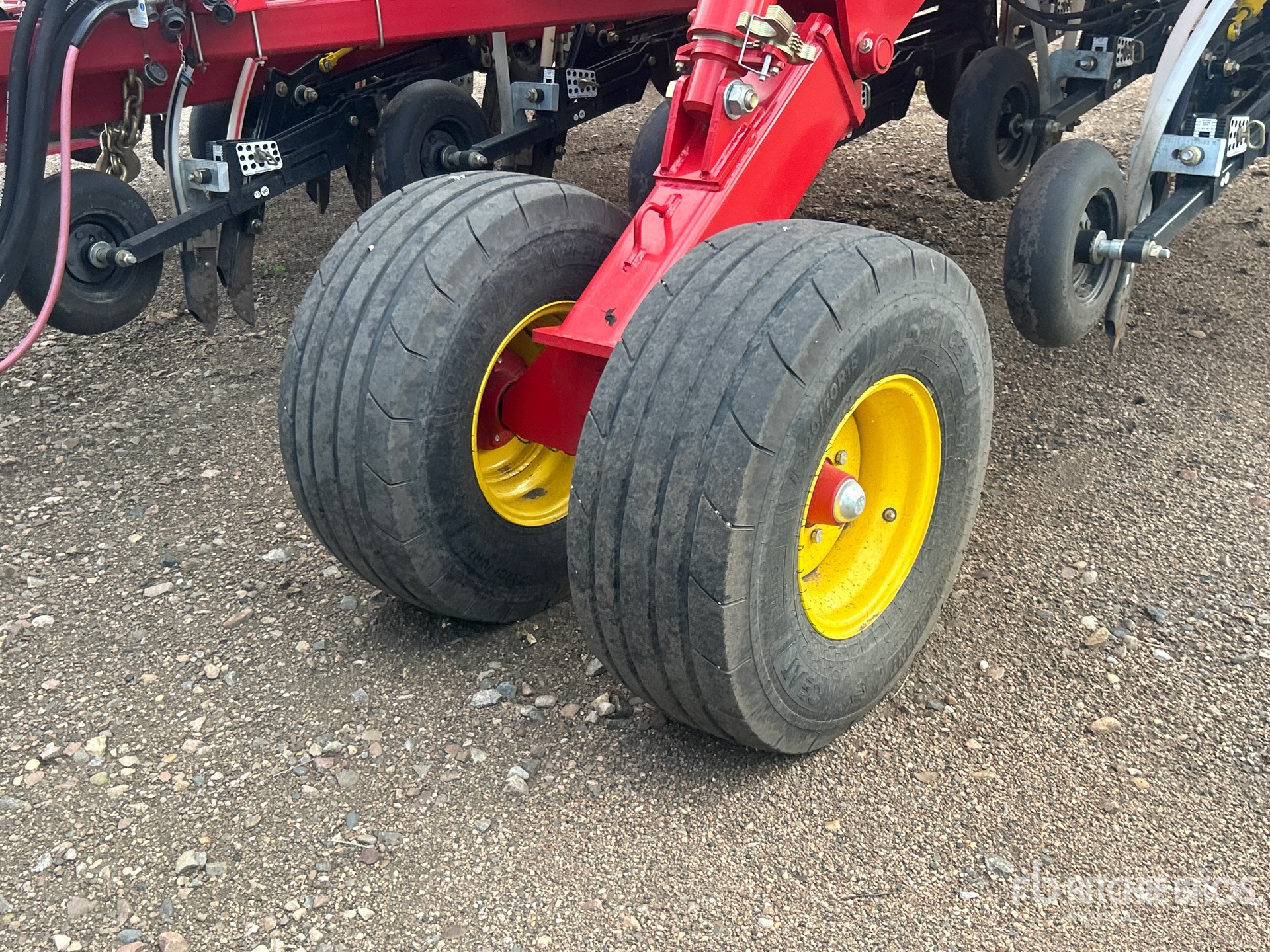 2025 Bourgault 3335 QDA