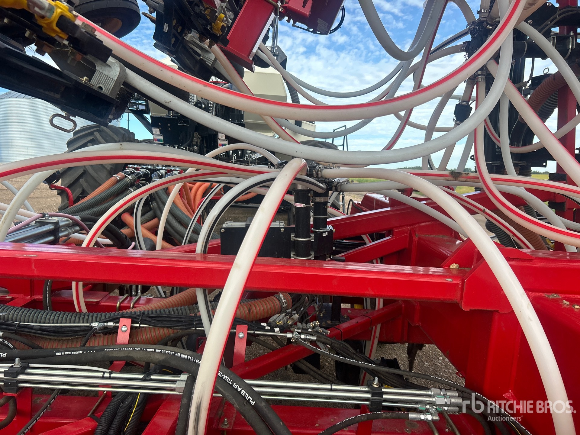 2025 Bourgault 3335 QDA