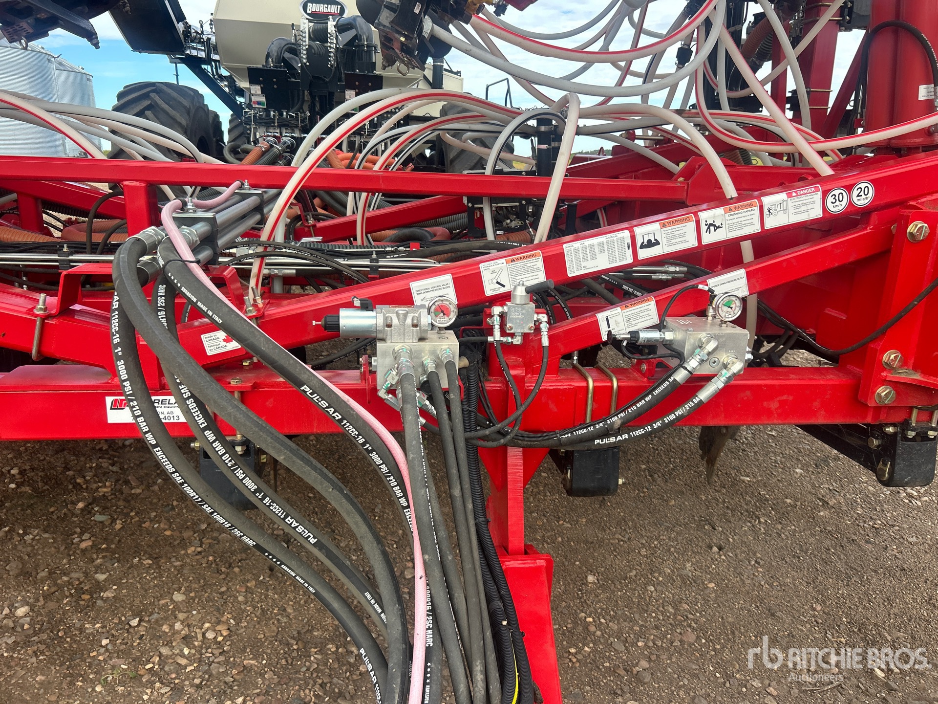 2025 Bourgault 3335 QDA