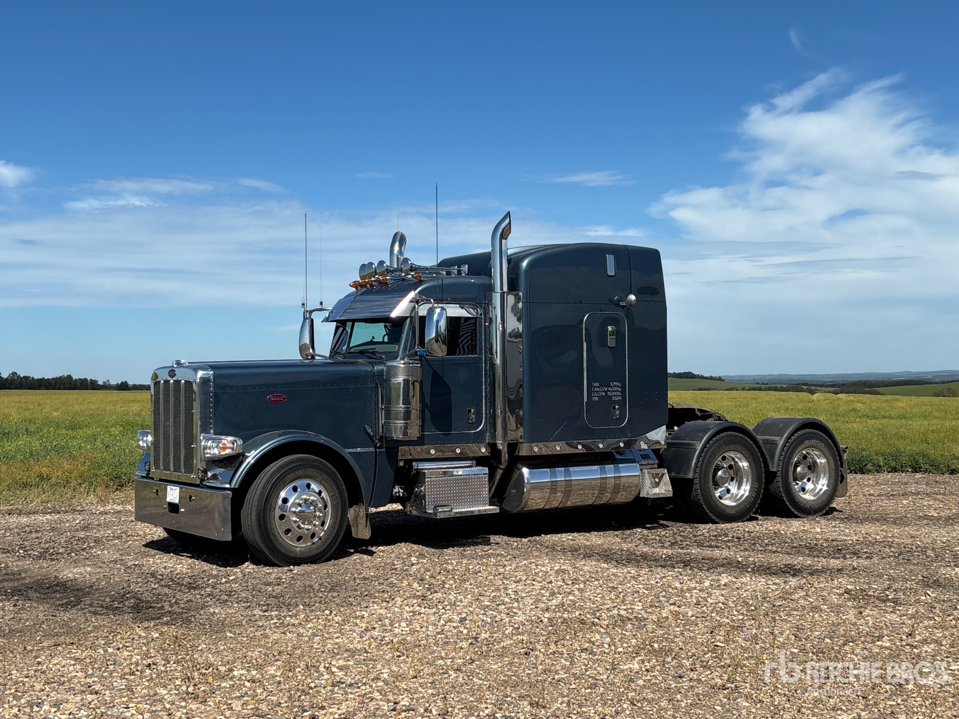 Photo of 2016 Peterbilt 389