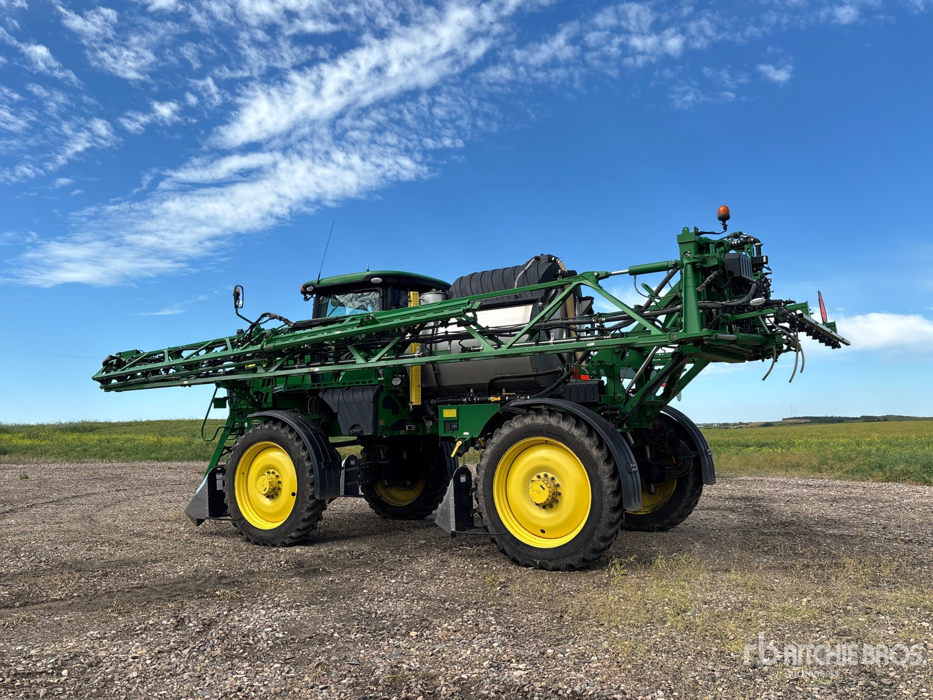 2020 John Deere R4044