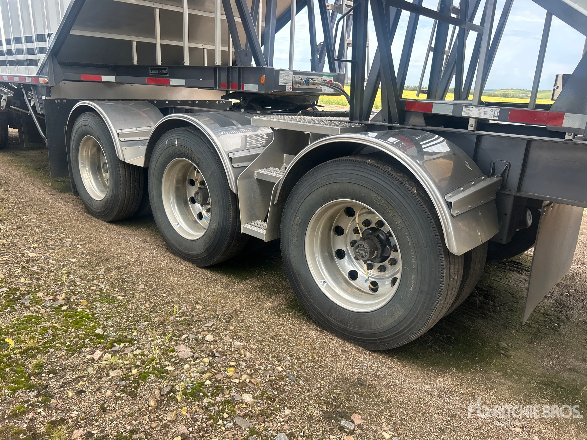 2024 Load King 28 ft Tri/A Super B-Train Lead