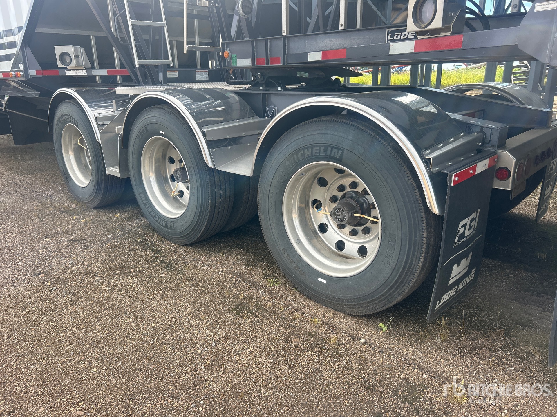 2024 Load King 28 ft Tri/A Super B-Train Lead