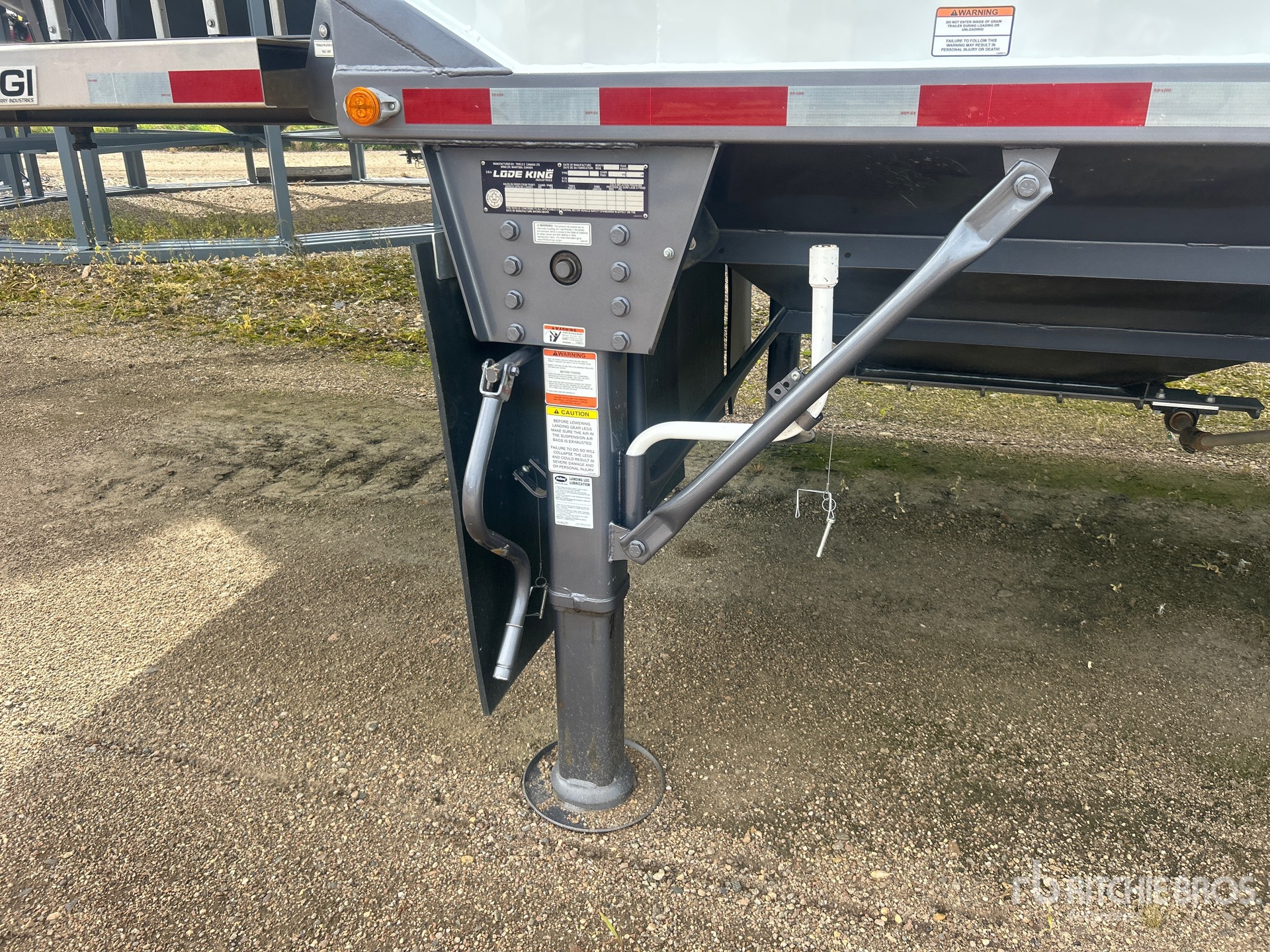 2024 Load King 28 ft Tri/A Super B-Train Lead