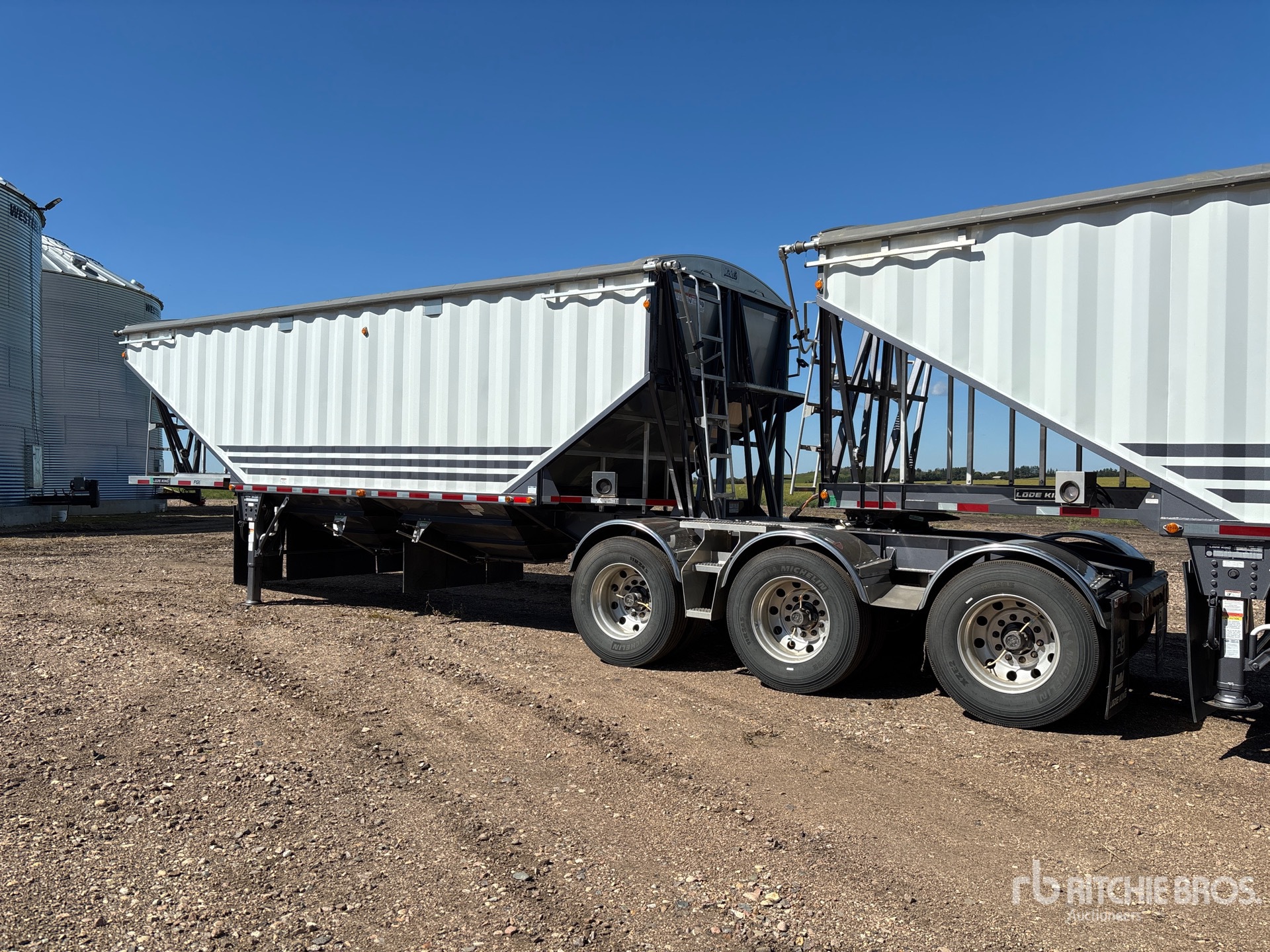 2024 Load King 28 ft Tri/A Super B-Train Lead