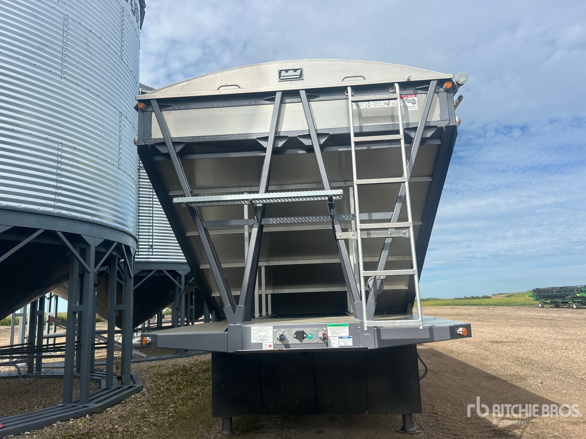 2024 Load King 28 ft Tri/A Super B-Train Lead