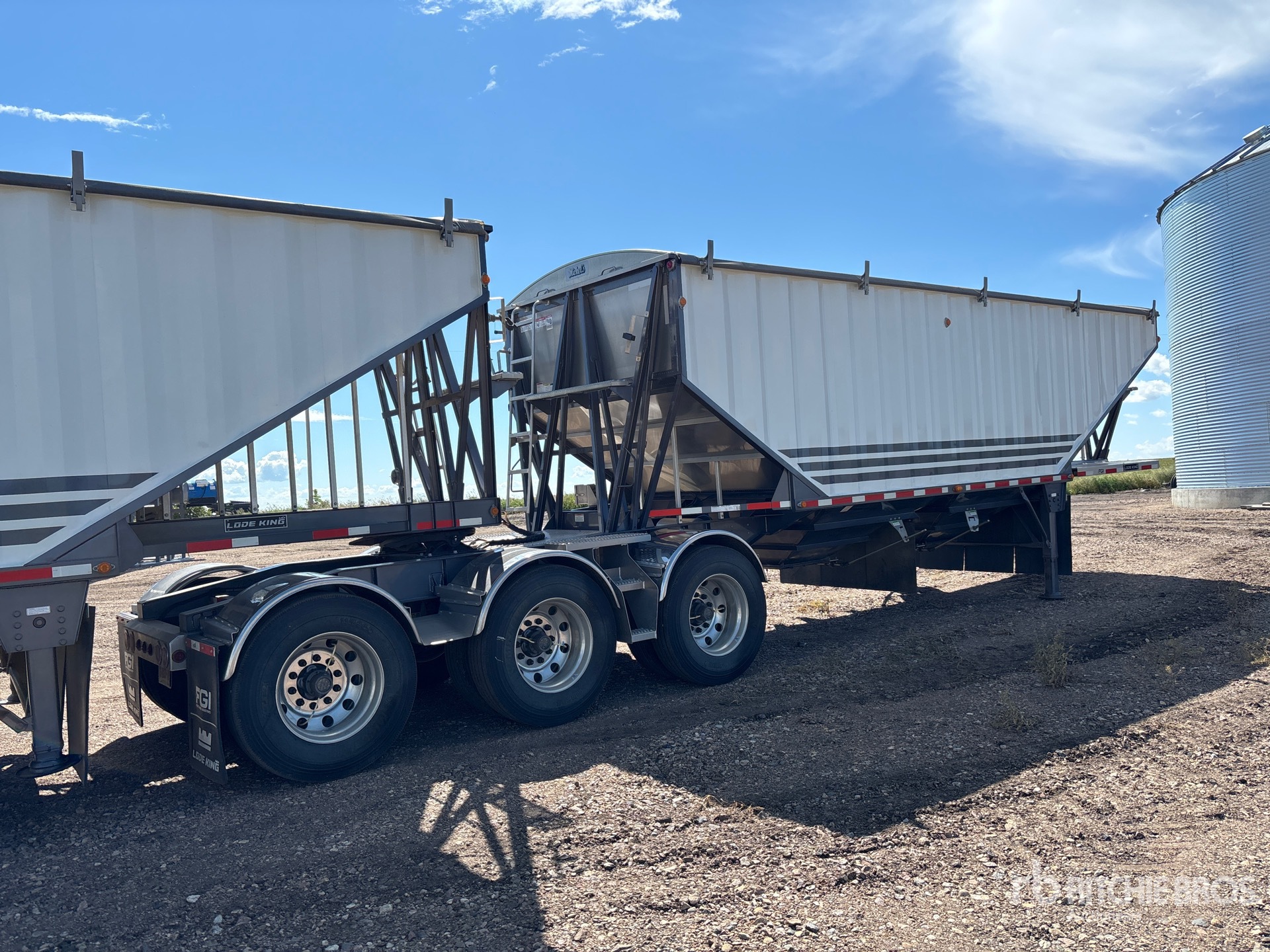 2024 Load King 28 ft Tri/A Super B-Train Lead