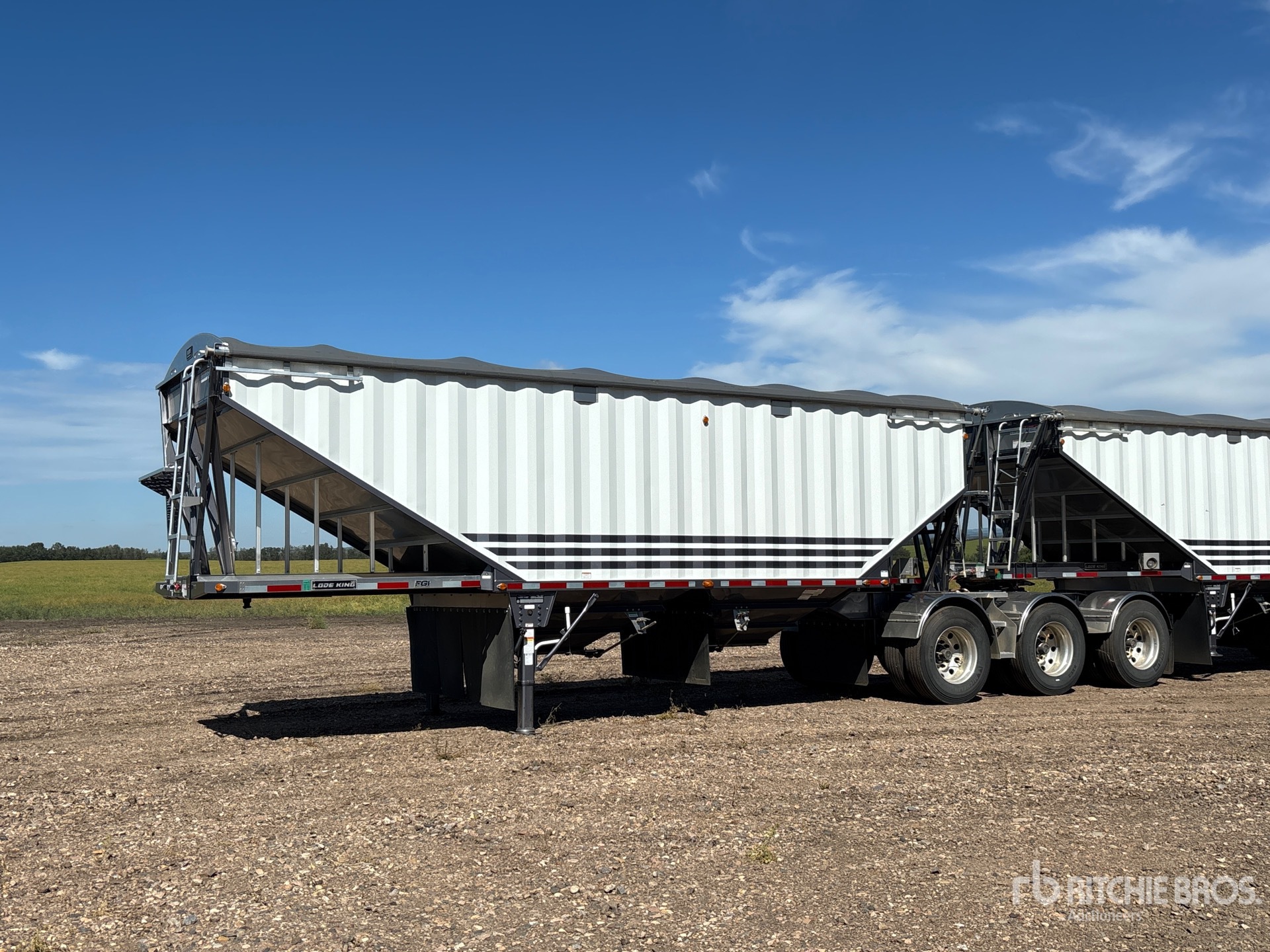 2024 Load King 28 ft Tri/A Super B-Train Lead