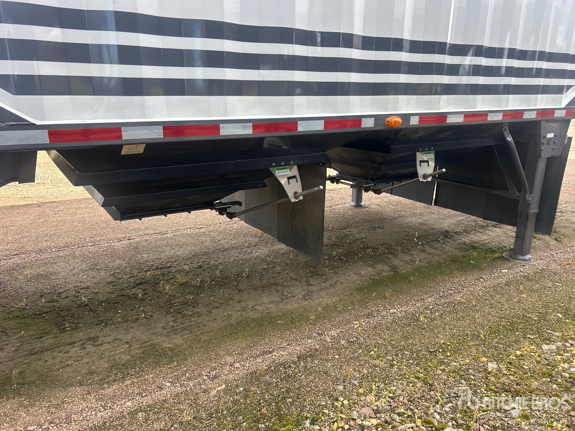 2024 Load King 28 ft Tri/A Super B-Train Lead