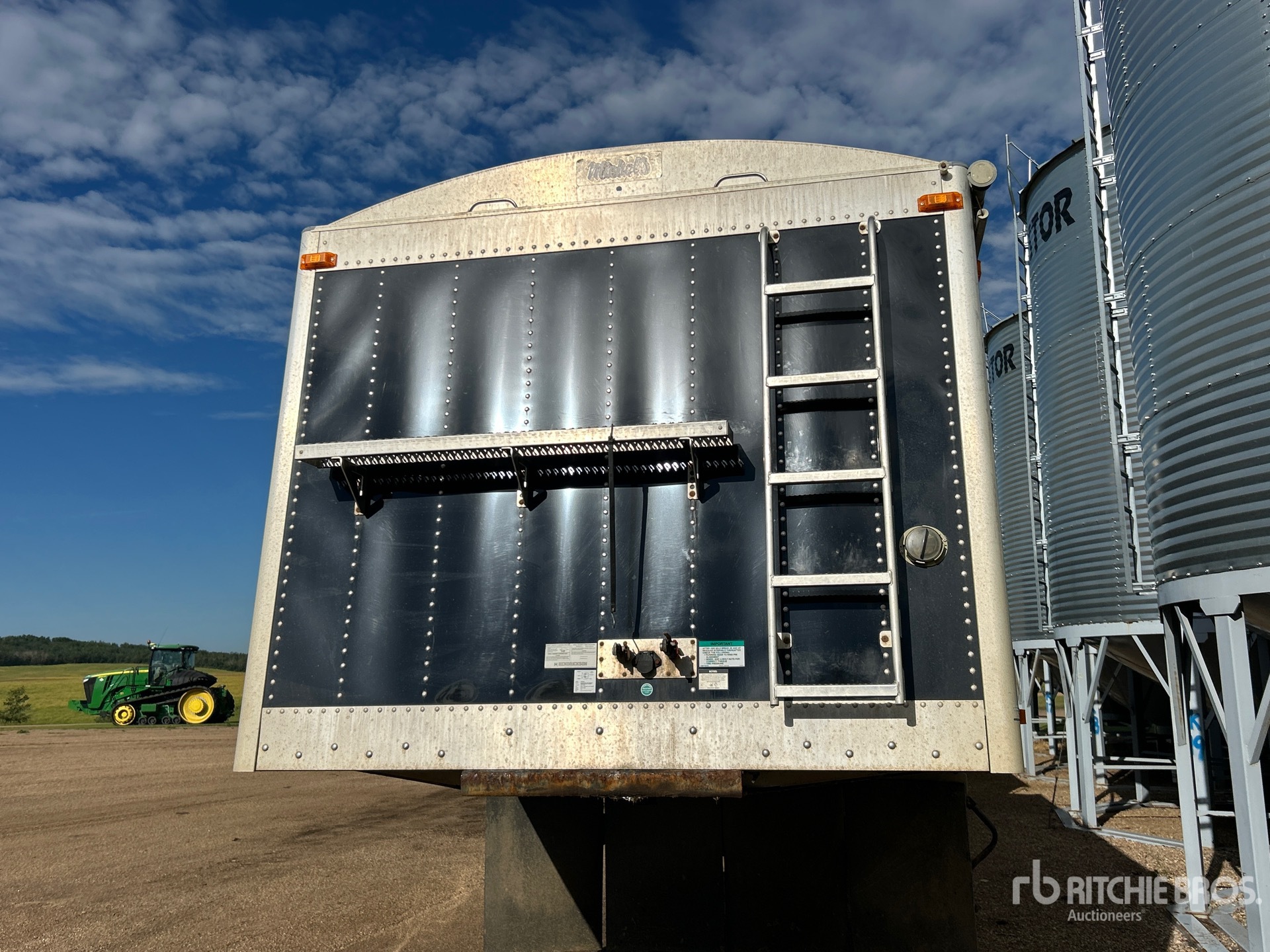 2013 Load King 28 ft Tri/A Super B-Train Lead