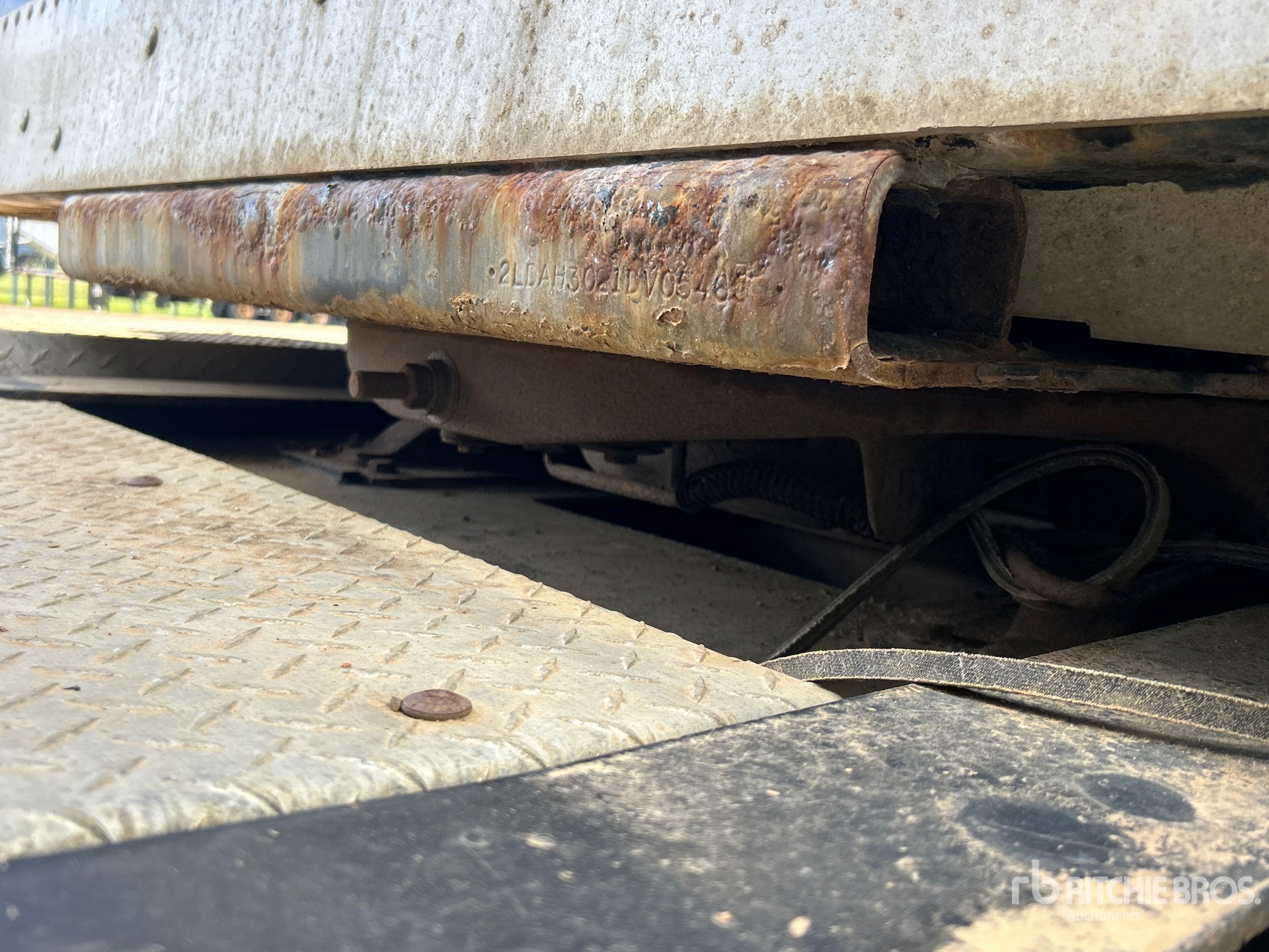 2013 Load King 28 ft Tri/A Super B-Train Lead