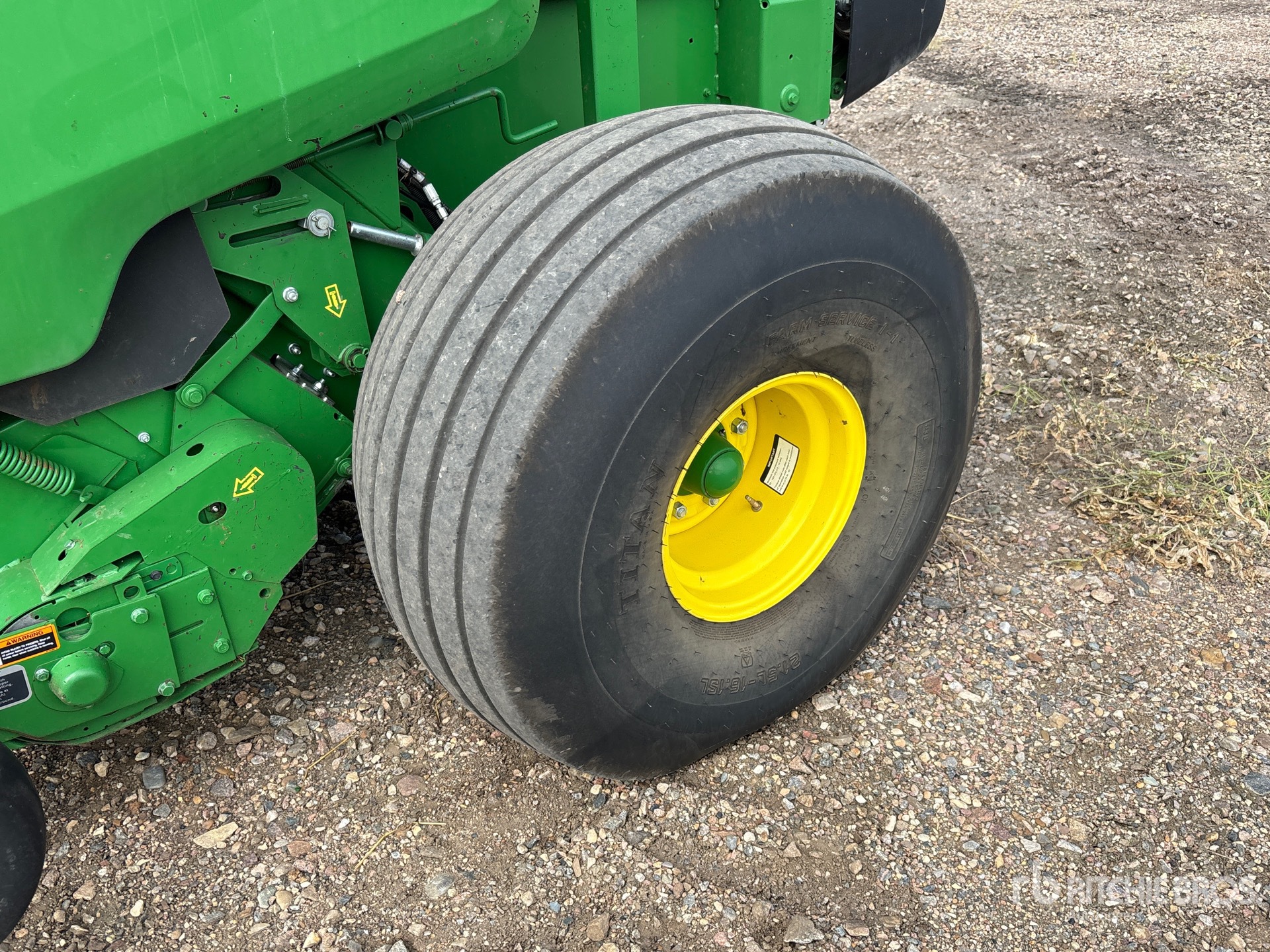 2021 John Deere 560M