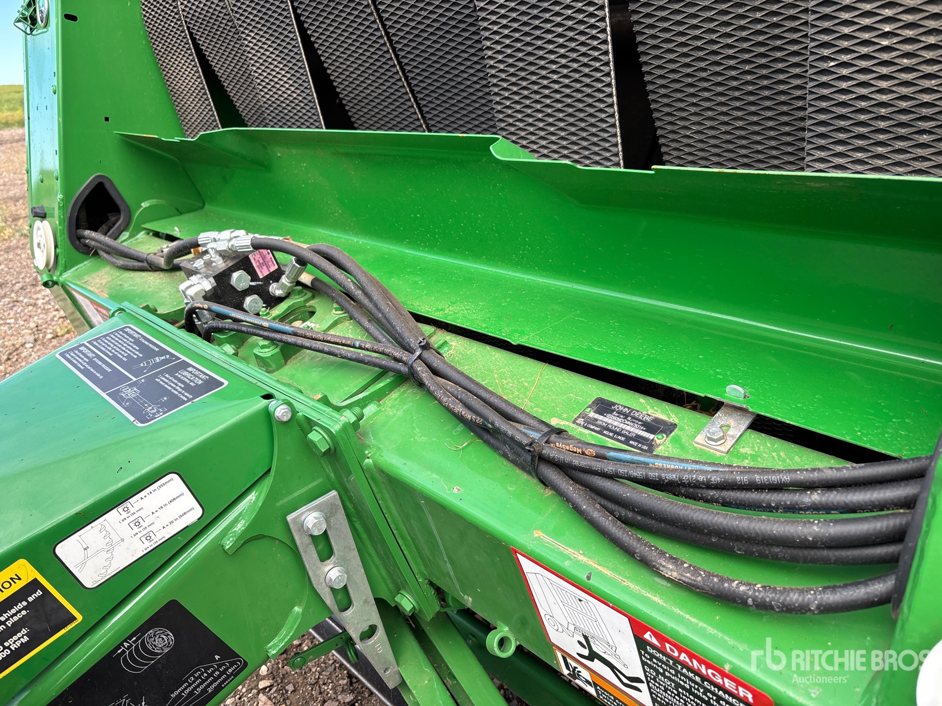 2021 John Deere 560M